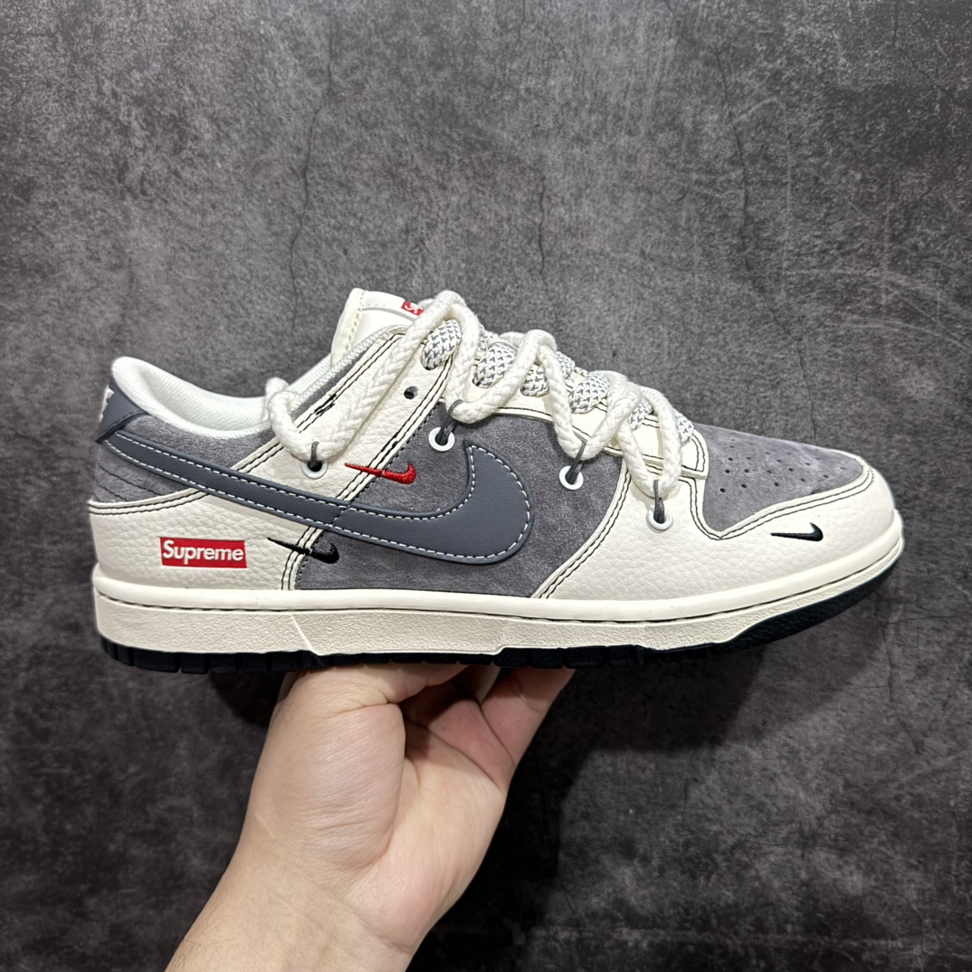 【定制版】Nk SB Dunk Low Supreme联名-绑带米灰灰勾 周年高端定制 低帮休闲板鞋 YX5066-210rn#定制鞋盒 大厂纯原品质出货 超高清洁度 皮料切割干净无任何毛边 细节完美 r 尺码：36 36.5 37.5 38 38.5 39 40 40.5 41 42 42.5 43 44 44.5 45 编码：HXS340360-莆田鞋批发中心