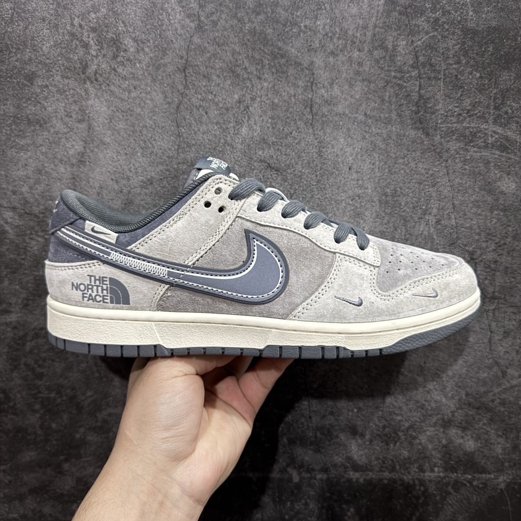 【定制版】Nk SB Dunk Low 北面系列-猪八深蓝勾 周年高端定制 低帮休闲板鞋 DM6868-004rn#定制鞋盒 大厂纯原品质出货 超高清洁度 皮料切割干净无任何毛边 细节完美 r 尺码：36 36.5 37.5 38 38.5 39 40 40.5 41 42 42.5 43 44 44.5 45  编码：HXS340360-莆田鞋批发中心