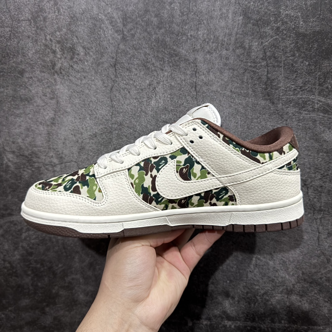 图片[2]-【定制版】Nike SB Dunk Low“BAPE联名——迷彩白勾” 周年高端定制 低帮休闲板鞋 定制鞋盒 大厂纯原品质出货 超高清洁度 皮料切割干净无任何毛边 细节完美货号：KK1333-014nSize:36 36.5 37.5 38 38.5 39 40 40.5 41 42 42.5 43 44 44.5 45 编码：HXS320340-莆田鞋批发中心