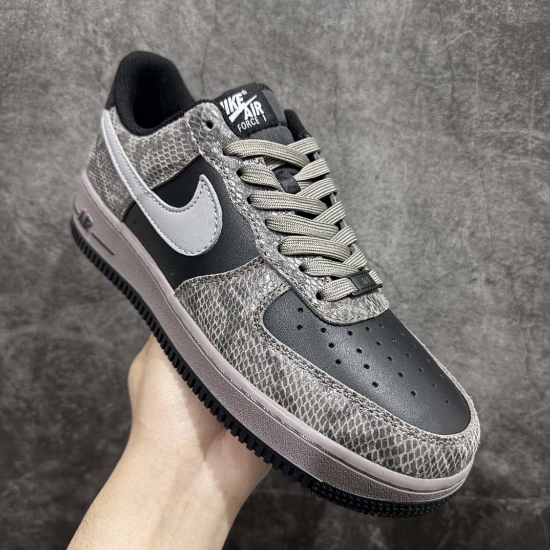 图片[3]-【公司级】Nike Air Force 1 Low ——“黑灰蛇纹”空军一号低帮运动休闲板鞋n原厂冲刀皮料切割干净 无任何毛边 清洁度细节完美 做工细节全方位比对原鞋。n原楦原纸板 打造纯正空军 专注外贸渠道 全掌内置蜂窝气垫 原盒配件 原厂中底钢印、拉帮完美！ 全套原楦原模倾力打造完美版型！ 货号：HF2898-001  尺码：36 36.5 37.5 38 38.5 39 40 40.5 41 42 42.5 43 44 44.5 45 编码：CC230240-莆田鞋批发中心