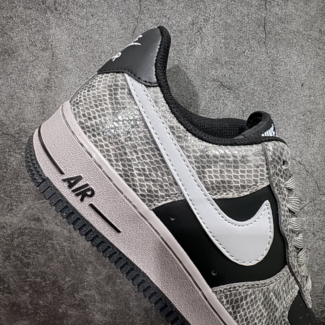 图片[7]-【公司级】Nike Air Force 1 Low ——“黑灰蛇纹”空军一号低帮运动休闲板鞋n原厂冲刀皮料切割干净 无任何毛边 清洁度细节完美 做工细节全方位比对原鞋。n原楦原纸板 打造纯正空军 专注外贸渠道 全掌内置蜂窝气垫 原盒配件 原厂中底钢印、拉帮完美！ 全套原楦原模倾力打造完美版型！ 货号：HF2898-001  尺码：36 36.5 37.5 38 38.5 39 40 40.5 41 42 42.5 43 44 44.5 45 编码：CC230240-莆田鞋批发中心