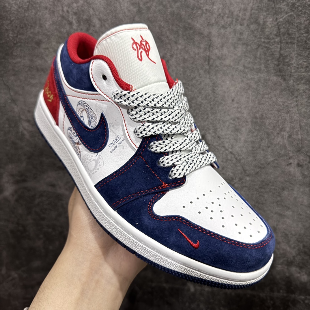 图片[3]-【定制版】Nike Air Jordan 1 LownAJ1乔1低帮休闲板鞋 同步官方配色市场唯一独家头层皮打造 原鞋原档案开发原厂皮料 原档冲孔鞋头 正确满胶鞋垫 四线拉帮 原厂织唛标 鞋舌高弹海绵填充 官方货号:XX2414-014  尺码：36 36.5 37.5 38 38.5 39 40 40.5 41 42 42 42.5 43 44 44.5 45 编码：CC280300n-莆田鞋批发中心