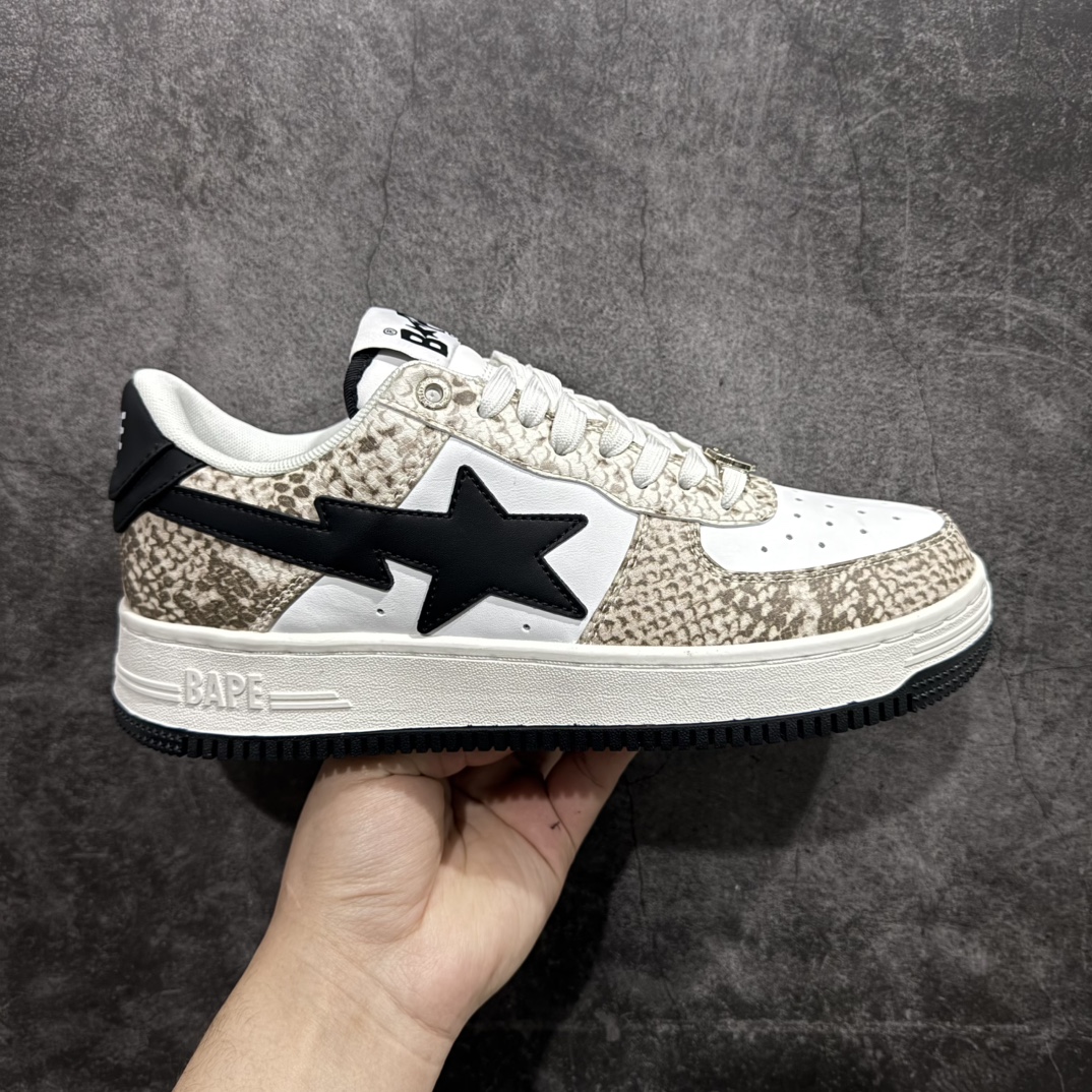 【纯原Y版】A BATHING APE STA  经典潮流 时尚板鞋 男女同款BAPE STA 是 Bape 旗下的一款运动鞋系列。BAPE STA 于 2002 年推出，该鞋款融合了 Bape 的品牌元素和风格，具有较高的辨识度。有各种丰富的颜色选择，满足不同消费者的喜好。Bape 作为著名的潮流品牌，BAPE STA 也带有浓厚的潮流感，受到许多潮流人士和明星的喜爱。对街头潮流文化产生了一定的影响。它不仅是一款运动鞋，更是潮流文化的一种象征。 尺码:36 36.5 37.5 38 38.5 40 40.5 41 42 42.5 43 44 44.5 45 46 编码：DF260280-莆田鞋批发中心