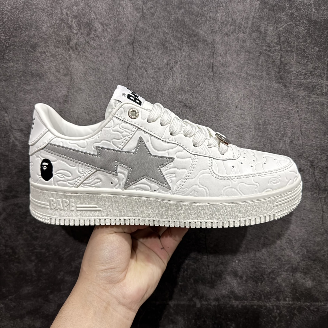 【纯原Y版】A BATHING APE STA  经典潮流 时尚板鞋 男女同款BAPE STA 是 Bape 旗下的一款运动鞋系列。BAPE STA 于 2002 年推出，该鞋款融合了 Bape 的品牌元素和风格，具有较高的辨识度。有各种丰富的颜色选择，满足不同消费者的喜好。Bape 作为著名的潮流品牌，BAPE STA 也带有浓厚的潮流感，受到许多潮流人士和明星的喜爱。对街头潮流文化产生了一定的影响。它不仅是一款运动鞋，更是潮流文化的一种象征。 尺码:36 36.5 37.5 38 38.5 40 40.5 41 42 42.5 43 44 44.5 45 46 编码：DF260280-莆田鞋批发中心