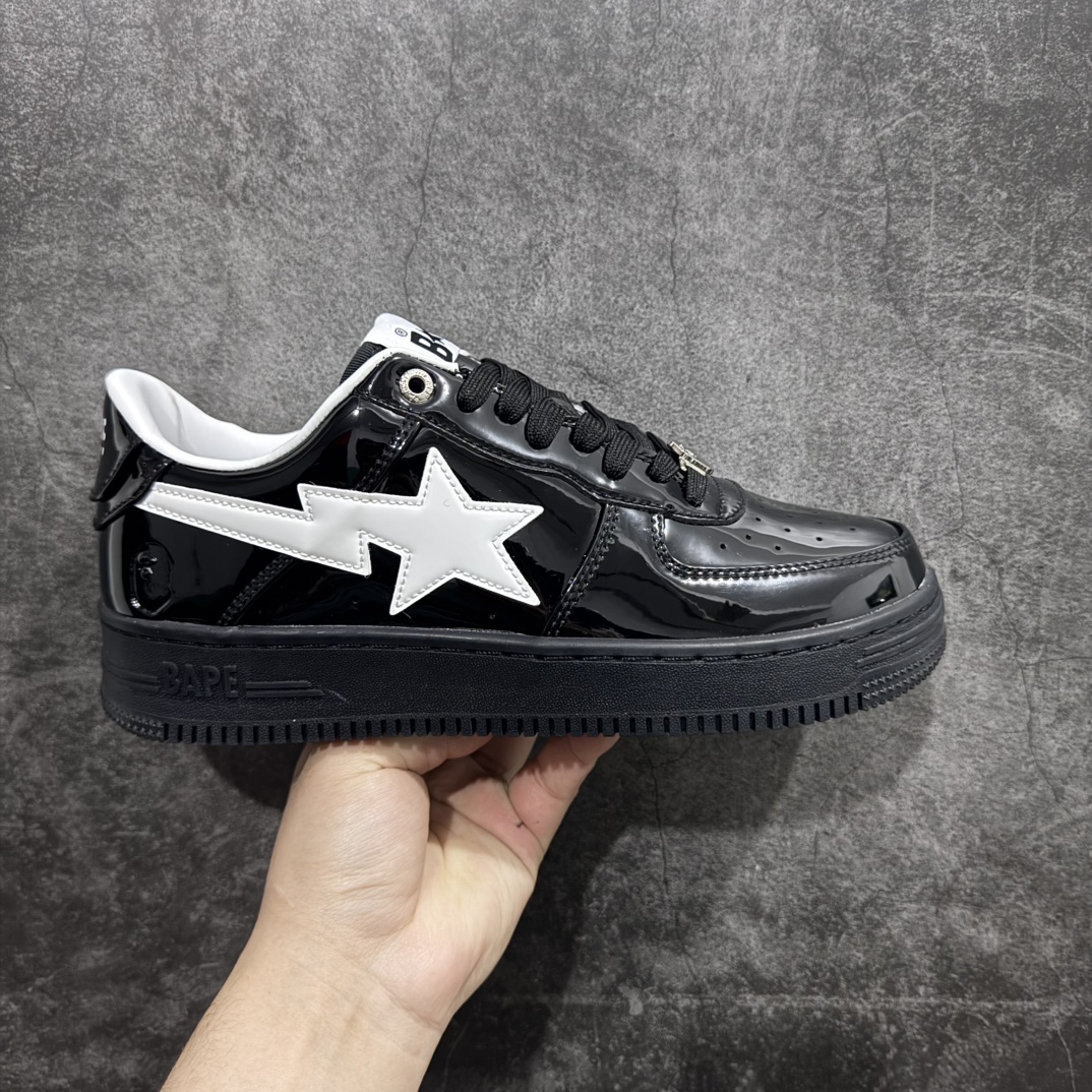 【纯原Y版】A BATHING APE STA  经典潮流 时尚板鞋 男女同款BAPE STA 是 Bape 旗下的一款运动鞋系列。BAPE STA 于 2002 年推出，该鞋款融合了 Bape 的品牌元素和风格，具有较高的辨识度。有各种丰富的颜色选择，满足不同消费者的喜好。Bape 作为著名的潮流品牌，BAPE STA 也带有浓厚的潮流感，受到许多潮流人士和明星的喜爱。对街头潮流文化产生了一定的影响。它不仅是一款运动鞋，更是潮流文化的一种象征。 尺码:36 36.5 37.5 38 38.5 40 40.5 41 42 42.5 43 44 44.5 45 46 编码：DF260280-莆田鞋批发中心