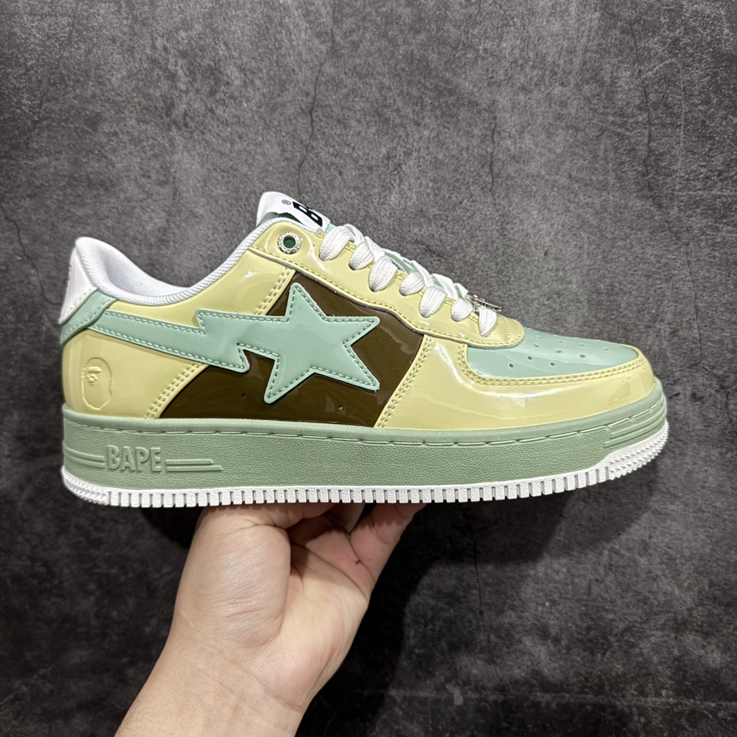 【纯原Y版】A BATHING APE STA  经典潮流 时尚板鞋 男女同款BAPE STA 是 Bape 旗下的一款运动鞋系列。BAPE STA 于 2002 年推出，该鞋款融合了 Bape 的品牌元素和风格，具有较高的辨识度。有各种丰富的颜色选择，满足不同消费者的喜好。Bape 作为著名的潮流品牌，BAPE STA 也带有浓厚的潮流感，受到许多潮流人士和明星的喜爱。对街头潮流文化产生了一定的影响。它不仅是一款运动鞋，更是潮流文化的一种象征。 尺码:36 36.5 37.5 38 38.5 40 40.5 41 42 42.5 43 44 44.5 45 46 编码：DF260280-莆田鞋批发中心