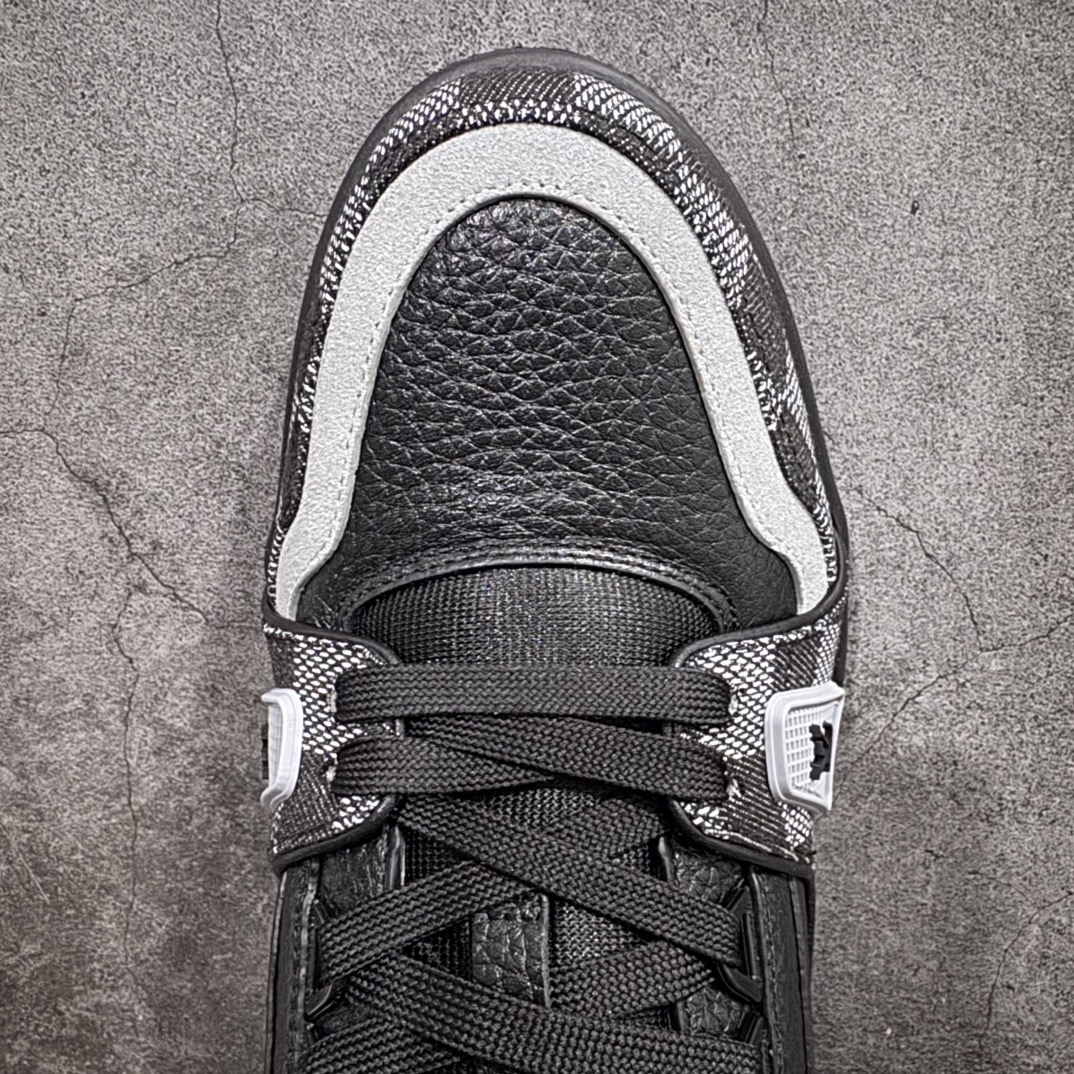 图片[5]-【HM无胶顶级版礼盒】 现货当天可取 LV Trainer系列高奢运动鞋 新款芯片顶级 潮人必备单品 同步ZP官网空胶工艺 鞋舌、挂饰均镶嵌NFC芯片感应装置 正确胶片断点式设计 中底正确还原原版油印字母比例 1：1原楦格板、楦头、刀磨全新升级！ 独家订制顶级压纹麂皮 原版开模TPU大底 质感原版一致 垫脚聚米微料加透气英伦网布 披靡市场任何版本！细节完美呈现！ 代购指定版本 全新升级最新双盒包装 扫码秒进官网！ 全套包装配件同比原版 尺码： 35-45-选品中心