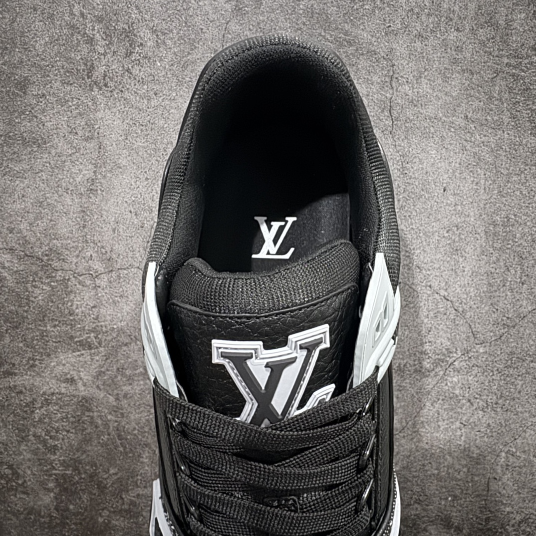 图片[8]-【HM无胶顶级版礼盒】 现货当天可取 LV Trainer系列高奢运动鞋 新款芯片顶级 潮人必备单品 同步ZP官网空胶工艺 鞋舌、挂饰均镶嵌NFC芯片感应装置 正确胶片断点式设计 中底正确还原原版油印字母比例 1：1原楦格板、楦头、刀磨全新升级！ 独家订制顶级压纹麂皮 原版开模TPU大底 质感原版一致 垫脚聚米微料加透气英伦网布 披靡市场任何版本！细节完美呈现！ 代购指定版本 全新升级最新双盒包装 扫码秒进官网！ 全套包装配件同比原版 尺码： 35-45-选品中心