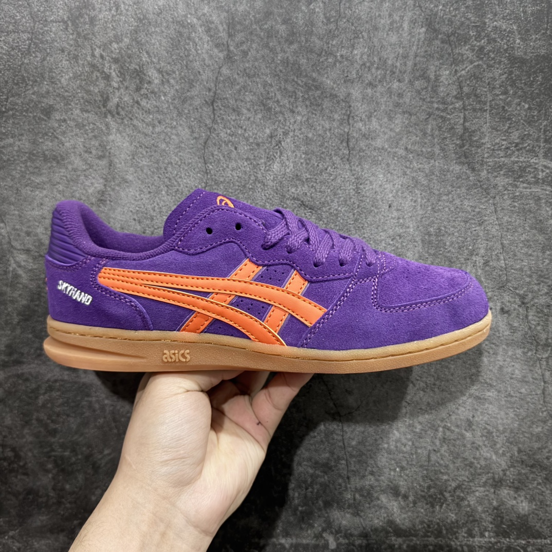 【公司级】HAY x Asics Skyhand OG 复古 ASICS (亚瑟士）是日本实业家鬼家喜八郎创立的运动品牌，名字想法源自著名的拉丁谚语“AnimaSana In Corpore Sano”意为“健全的精神寓于强健的体魄”。正如其名字的含义，ASICS亚瑟士一直坚信保持身体的健康与活力是打造健康快乐的生活方式的最佳途径。亚瑟士的、篮等系列集专业与美貌于一身，拥有极高的热度货号：1203A563-250 尺码：36 37 37.5 38 39 39.5 40 40.5 41.5 42 42.5 43.5 44 45 编码：LDS220230-莆田鞋批发中心