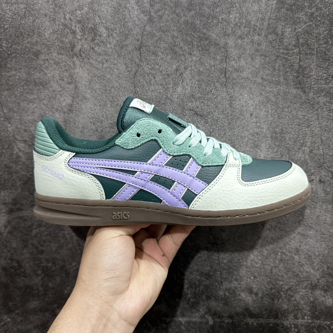 【公司级】HAY x Asics Skyhand OG 复古 ASICS (亚瑟士）是日本实业家鬼家喜八郎创立的运动品牌，名字想法源自著名的拉丁谚语“AnimaSana In Corpore Sano”意为“健全的精神寓于强健的体魄”。正如其名字的含义，ASICS亚瑟士一直坚信保持身体的健康与活力是打造健康快乐的生活方式的最佳途径。亚瑟士的、篮等系列集专业与美貌于一身，拥有极高的热度货号：1203A563-250 尺码：36 37 37.5 38 39 39.5 40 40.5 41.5 42 42.5 43.5 44 45 编码：LDS220230-莆田鞋批发中心