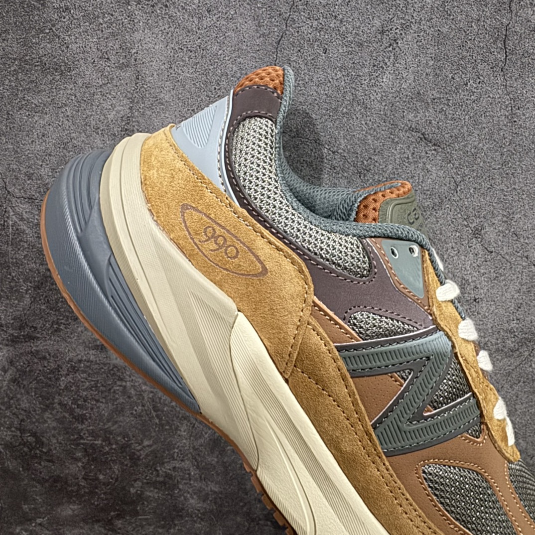 图片[7]-【K版纯原】New Balance M990CH6 新百伦NB990V6 第六代总统复古慢跑鞋正确3M反光细节 原楦原纸版开发 正确6层组合底模精密开发 搭载全新碳素中底 后跟透明TPU水晶装饰条稳固 沿用了引以为傲的跑鞋手工技艺 采用猪皮绒面并包裹局部透气网面的鞋身设计 菱网鞋舌上刻有New Balance USA 鞋面依旧身着经典的大热之灰 彰显了其高端的品质身份  尺码：36 37 37.5 38 38.5 39 40 40.5 41.5 42 42.5 43 44 45 编码：HXS270200-莆田鞋批发中心