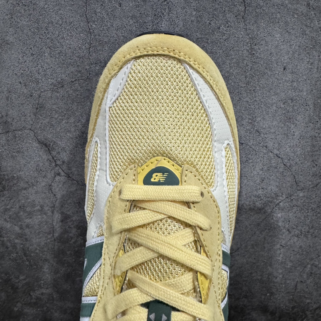 图片[5]-【K版纯原】New Balance U990TE6 新百伦NB990V6 第六代总统复古慢跑鞋正确3M反光细节 原楦原纸版开发 正确6层组合底模精密开发 搭载全新碳素中底 后跟透明TPU水晶装饰条稳固 沿用了引以为傲的跑鞋手工技艺 采用猪皮绒面并包裹局部透气网面的鞋身设计 菱网鞋舌上刻有New Balance USA 鞋面依旧身着经典的大热之灰 彰显了其高端的品质身份  尺码：36 37 37.5 38 38.5 39 40 40.5 41.5 42 42.5 43 44 45 编码：HXS270200-莆田鞋批发中心