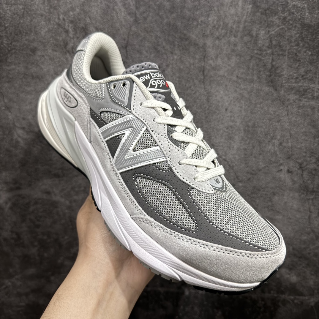 图片[3]-【K版纯原】New Balance M990GL6新百伦NB990V6 第六代总统复古慢跑鞋正确3M反光细节 原楦原纸版开发 正确6层组合底模精密开发 搭载全新碳素中底 后跟透明TPU水晶装饰条稳固 沿用了引以为傲的跑鞋手工技艺 采用猪皮绒面并包裹局部透气网面的鞋身设计 菱网鞋舌上刻有New Balance USA 鞋面依旧身着经典的大热之灰 彰显了其高端的品质身份  尺码：36 37 37.5 38 38.5 39 40 40.5 41.5 42 42.5 43 44 45 编码：HXS270200-莆田鞋批发中心