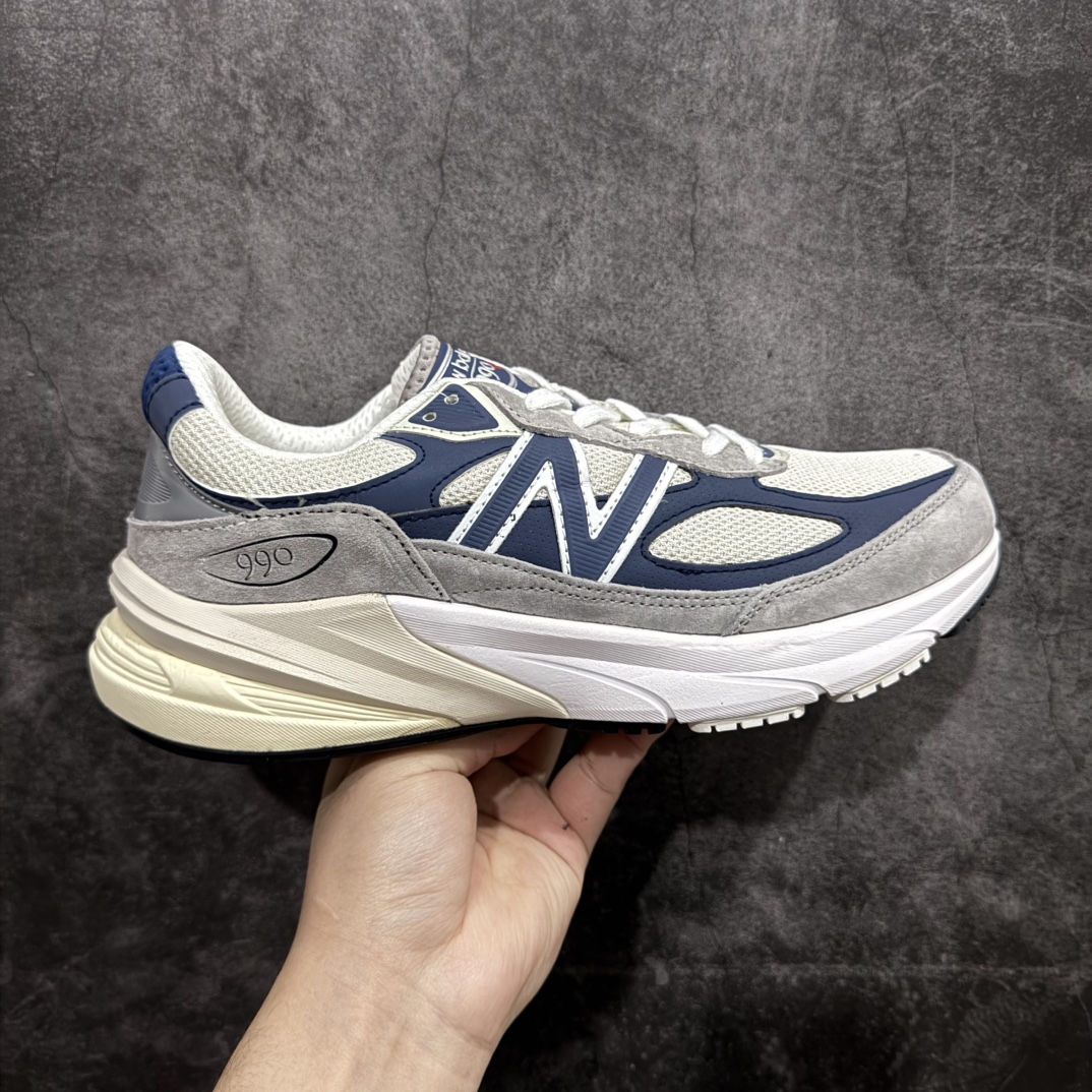 【K版纯原】New Balance U990TC6新百伦NB990V6 第六代总统复古慢跑鞋正确3M反光细节 原楦原纸版开发 正确6层组合底模精密开发 搭载全新碳素中底 后跟透明TPU水晶装饰条稳固 沿用了引以为傲的跑鞋手工技艺 采用猪皮绒面并包裹局部透气网面的鞋身设计 菱网鞋舌上刻有New Balance USA 鞋面依旧身着经典的大热之灰 彰显了其高端的品质身份  尺码：36 37 37.5 38 38.5 39 40 40.5 41.5 42 42.5 43 44 45 编码：HXS270200-莆田鞋批发中心