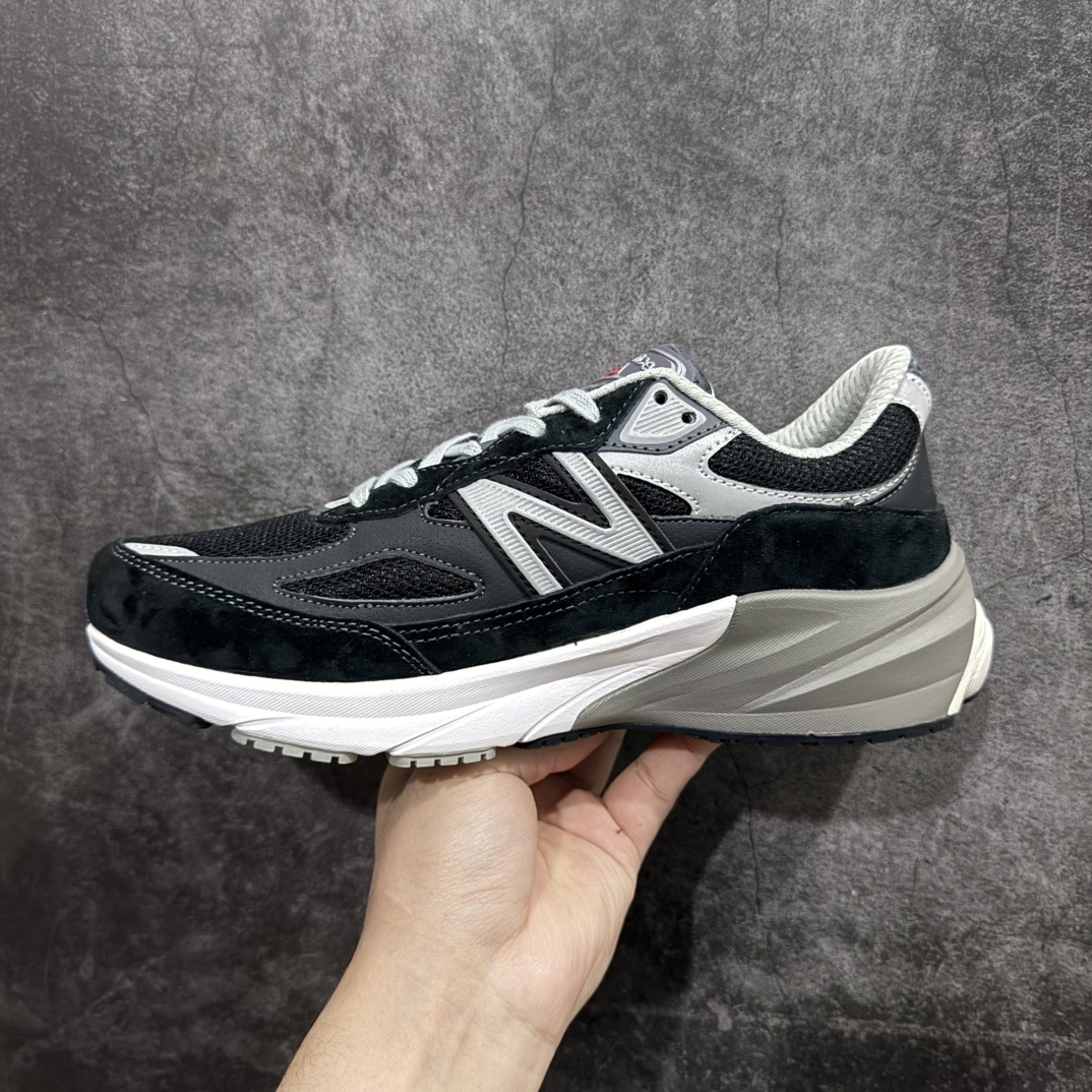 图片[2]-【K版纯原】New Balance M990BK6新百伦NB990V6 第六代总统复古慢跑鞋正确3M反光细节 原楦原纸版开发 正确6层组合底模精密开发 搭载全新碳素中底 后跟透明TPU水晶装饰条稳固 沿用了引以为傲的跑鞋手工技艺 采用猪皮绒面并包裹局部透气网面的鞋身设计 菱网鞋舌上刻有New Balance USA 鞋面依旧身着经典的大热之灰 彰显了其高端的品质身份  尺码：36 37 37.5 38 38.5 39 40 40.5 41.5 42 42.5 43 44 45 编码：HXS270200-莆田鞋批发中心