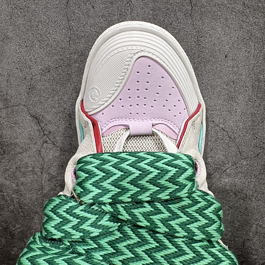 图片[5]-【莞顶纯原版】 Lanvin Leather Curb Sneakers 浪凡面包鞋 现货 原版1：1开模重工艺制作 面料采用进口牛磨砂➕环保牛反绒➕金钢网织物 内里柔软透气太空棉面料 原版开模双色TPU大底 顶级品质 区别市场流通其他货品 Leather是一款灵感源自90年代的运动鞋 设计自信 尺寸夸张 这款鞋由纳帕小牛皮、翻毛皮和网眼布制成 圆润的外形、加垫的鞋舌和弯曲的金属孔眼使这款精心打造的鞋格外舒适 尺码：35-46-选品中心