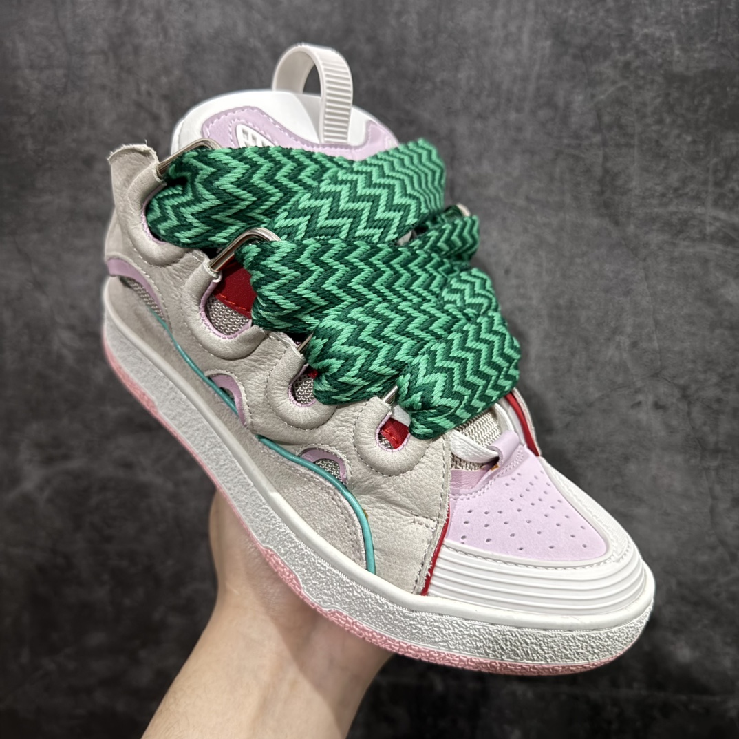 图片[3]-【莞顶纯原版】 Lanvin Leather Curb Sneakers 浪凡面包鞋 现货 原版1：1开模重工艺制作 面料采用进口牛磨砂➕环保牛反绒➕金钢网织物 内里柔软透气太空棉面料 原版开模双色TPU大底 顶级品质 区别市场流通其他货品 Leather是一款灵感源自90年代的运动鞋 设计自信 尺寸夸张 这款鞋由纳帕小牛皮、翻毛皮和网眼布制成 圆润的外形、加垫的鞋舌和弯曲的金属孔眼使这款精心打造的鞋格外舒适 尺码：35-46-选品中心