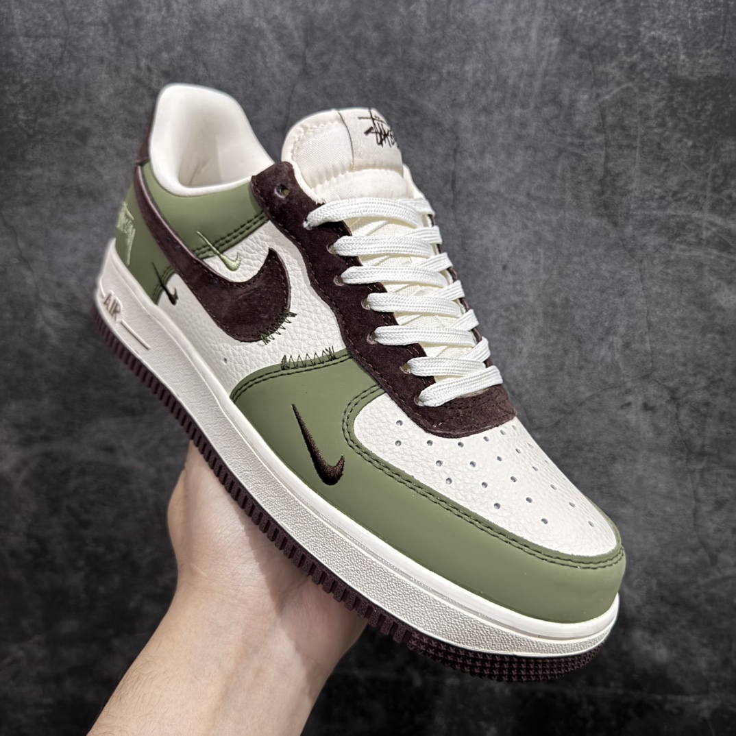 图片[3]-【定制版】海外限量发售！公司级NIke Air Force 1 \’07 Low “斯图西联名–绿棕”空军一号 低帮 运动鞋 休闲鞋 折边针车 工艺难度大 原楦头原纸板 原装鞋盒 定制五金配件 内置全掌气垫 原厂鞋底货号：KK1988-038 尺码：36 36.5 37.5 38 38.5 39 40 40.5 41 42 42.5 43 44 44.5 45 编码：HXS310320-莆田鞋批发中心