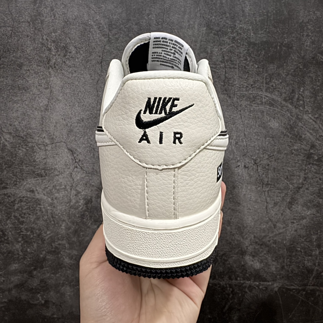 图片[4]-【定制版】Nk Air Force 1\’07 Low Supreme联名-米黑双勾 空军一号 低帮休闲板鞋 DF0188-019rn#原楦头原纸板 原装鞋盒 定制五金配件 内置全掌气垫 原厂鞋底 r 尺码：36 36.5 37.5 38 38.5 39 40 40.5 41 42 42.5 43 44 44.5 45  编码：HXS310320-莆田鞋批发中心