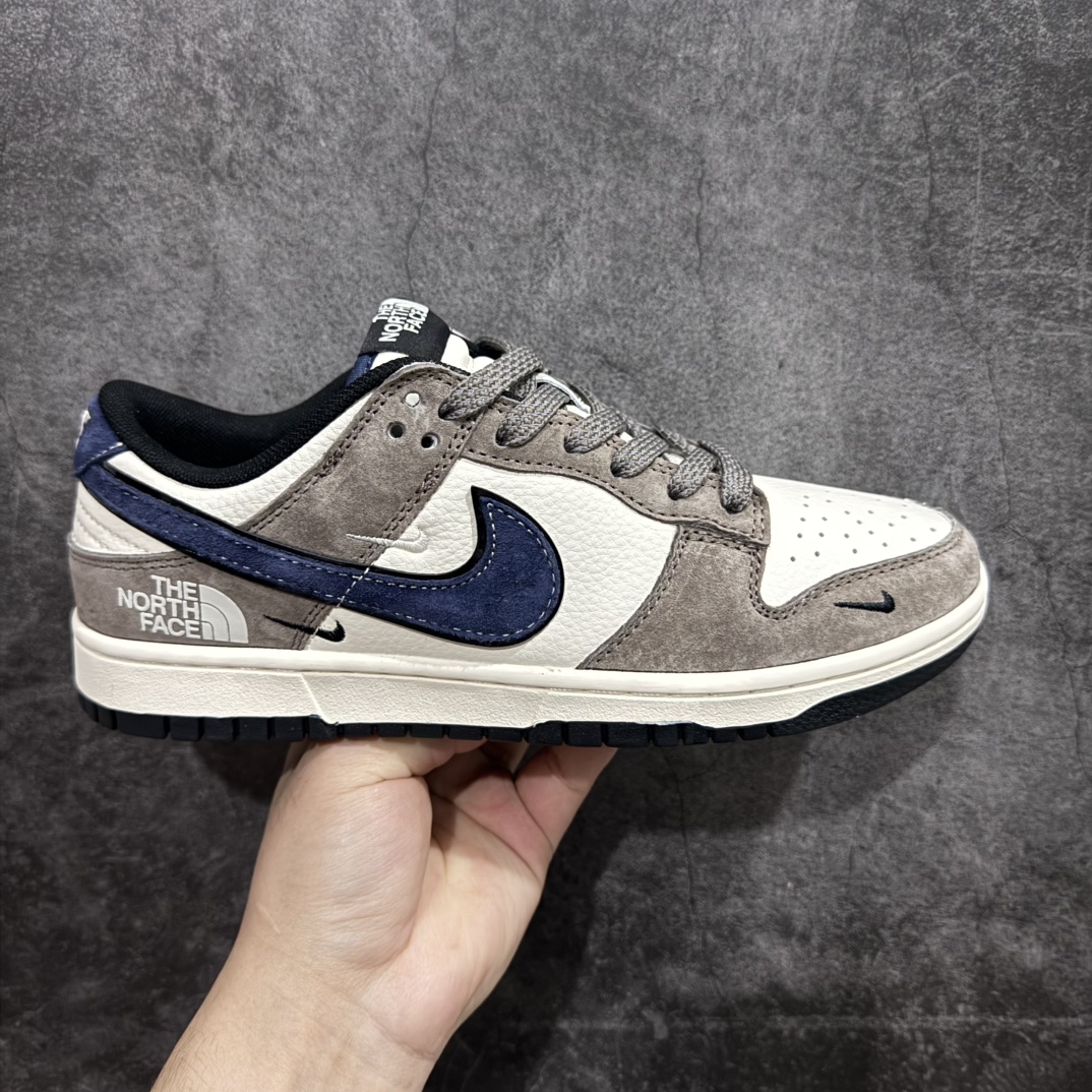 【定制版】Nk SB Dunk Low 北面联名-神秘灰 周年高端定制 低帮休闲板鞋 XS1086-006rn#定制鞋盒 大厂纯原品质出货 超高清洁度 皮料切割干净无任何毛边 细节完美 r 尺码：36 36.5 37.5 38 38.5 39 40 40.5 41 42 42.5 43 44 44.5 45  编码：HXS320340-莆田鞋批发中心