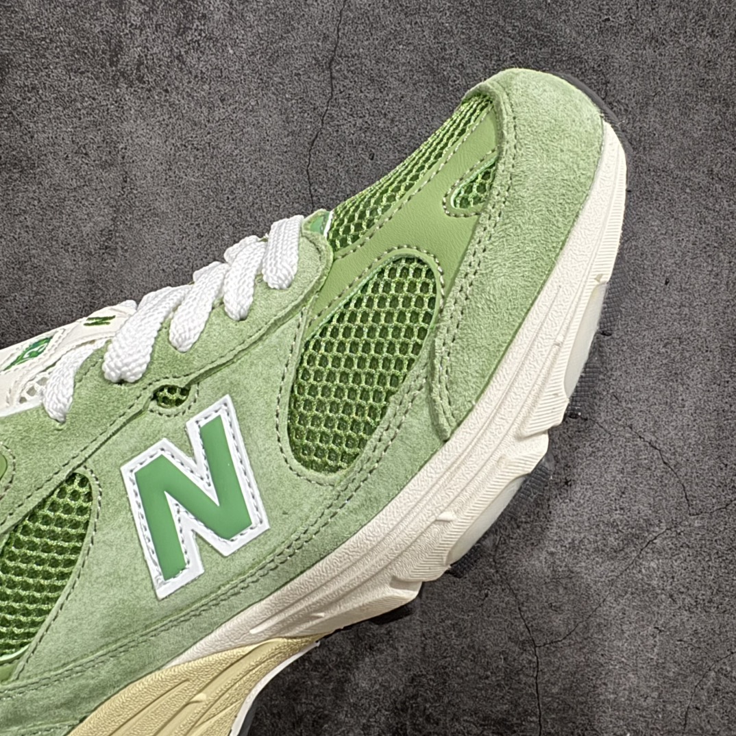 图片[6]-【K版纯原】New Balance U993WG 新百伦NB993总统复古慢跑鞋 绿色n正确3M反光细节 原楦原纸版开发 正确6层组合底模精密开发 后跟透明TPU水晶装饰条稳固 沿用了引以为傲的跑鞋手工技艺 采用猪皮绒面并包裹局部透气网面的鞋身设计 菱网鞋舌上刻有New Balance USA 鞋面依旧身着经典的大热之灰 彰显了其高端的品质身份Size：36 37 37.5 38 38.5 39 40 40.5 41 42 42.5 43 44 45.5 编码：HXS270300-莆田鞋批发中心