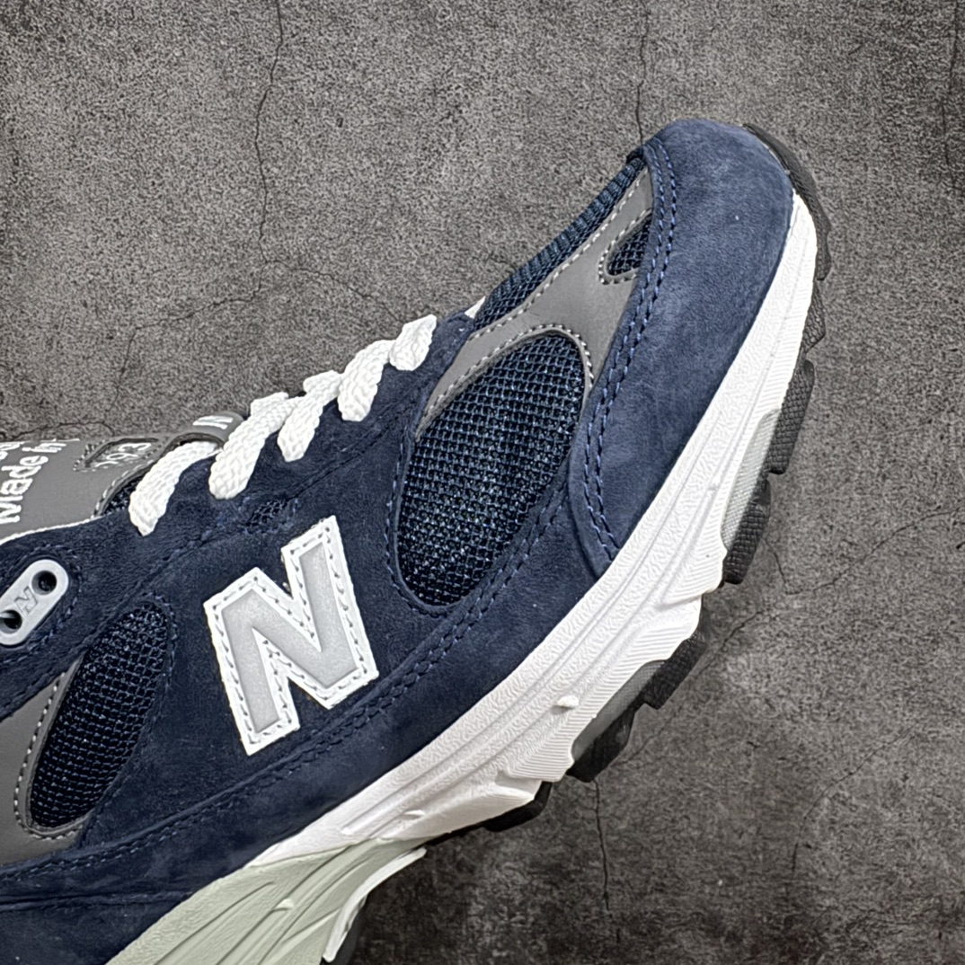 图片[6]-【K版纯原】New Balance MR993NV 新百伦NB993总统复古慢跑鞋n正确3M反光细节 原楦原纸版开发 正确6层组合底模精密开发 后跟透明TPU水晶装饰条稳固 沿用了引以为傲的跑鞋手工技艺 采用猪皮绒面并包裹局部透气网面的鞋身设计 菱网鞋舌上刻有New Balance USA 鞋面依旧身着经典的大热之灰 彰显了其高端的品质身份Size：36 37 37.5 38 38.5 39 40 40.5 41 42 42.5 43 44 45.5 编码：HXS270300-莆田鞋批发中心