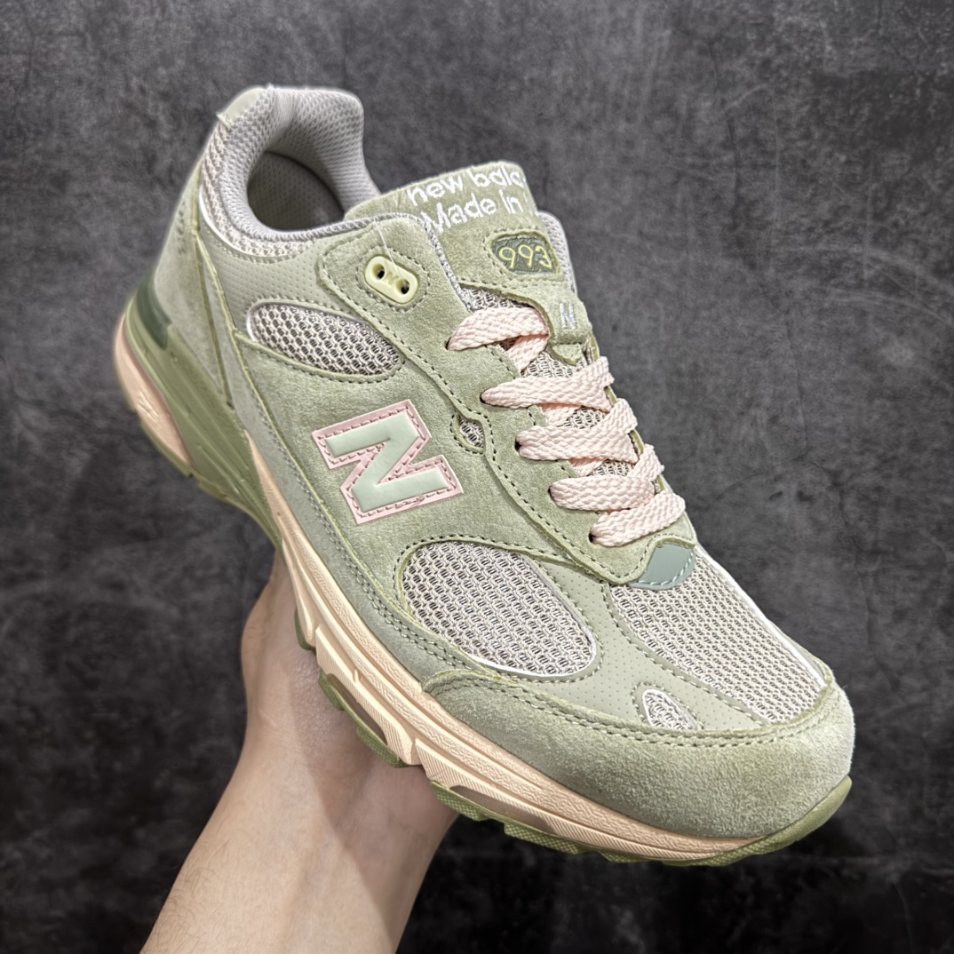 图片[3]-【K版纯原】New Balance MR993JG1 新百伦NB993总统复古慢跑鞋n正确3M反光细节 原楦原纸版开发 正确6层组合底模精密开发 后跟透明TPU水晶装饰条稳固 沿用了引以为傲的跑鞋手工技艺 采用猪皮绒面并包裹局部透气网面的鞋身设计 菱网鞋舌上刻有New Balance USA 鞋面依旧身着经典的大热之灰 彰显了其高端的品质身份Size：36 37 37.5 38 38.5 39 40 40.5 41 42 42.5 43 44 45.5 编码：HXS270300-莆田鞋批发中心