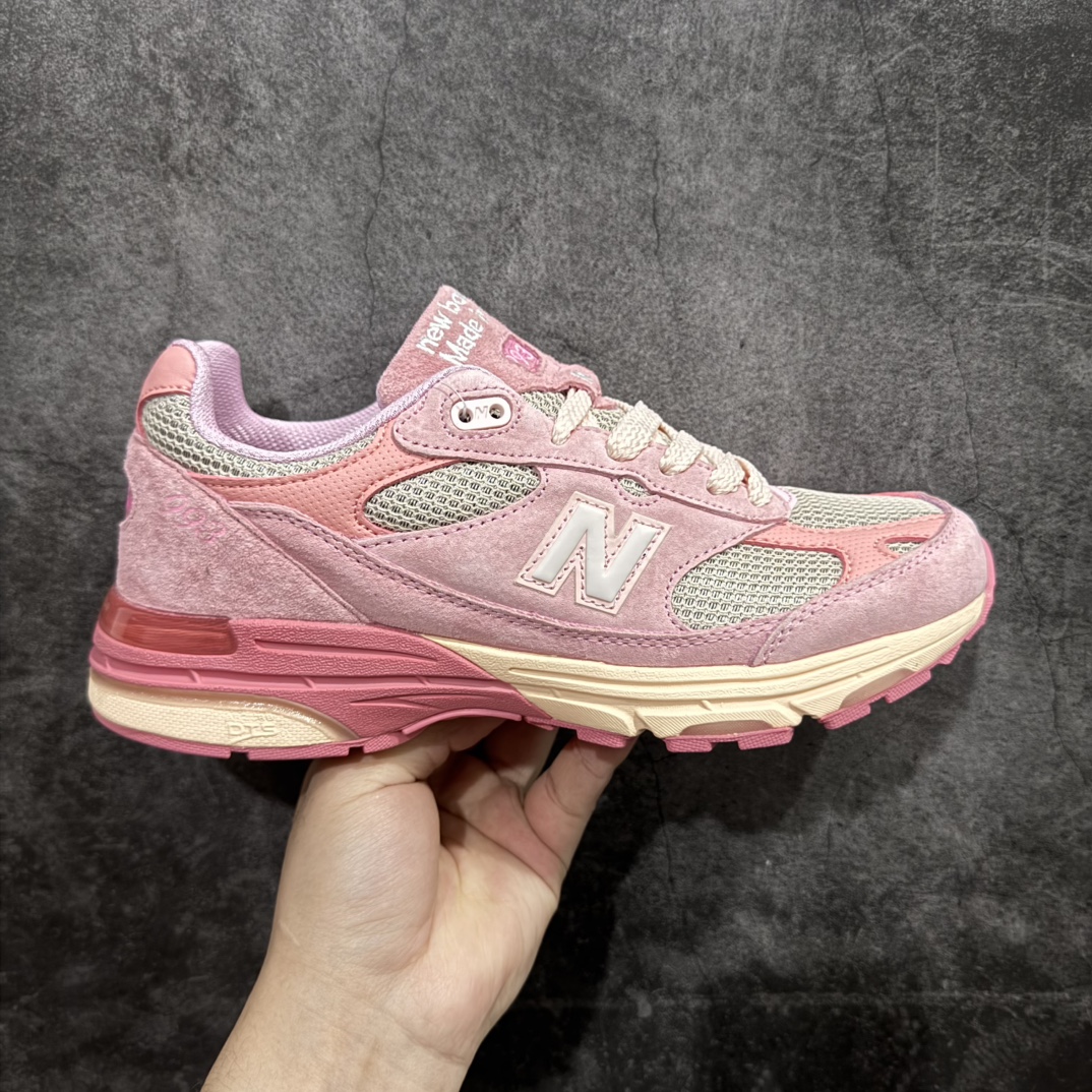 【K版纯原】New Balance MR993JH1 新百伦NB993总统复古慢跑鞋n正确3M反光细节 原楦原纸版开发 正确6层组合底模精密开发 后跟透明TPU水晶装饰条稳固 沿用了引以为傲的跑鞋手工技艺 采用猪皮绒面并包裹局部透气网面的鞋身设计 菱网鞋舌上刻有New Balance USA 鞋面依旧身着经典的大热之灰 彰显了其高端的品质身份Size：36 37 37.5 38 38.5 39 40 40.5 41 42 42.5 43 44 45.5 编码：HXS270300-莆田鞋批发中心