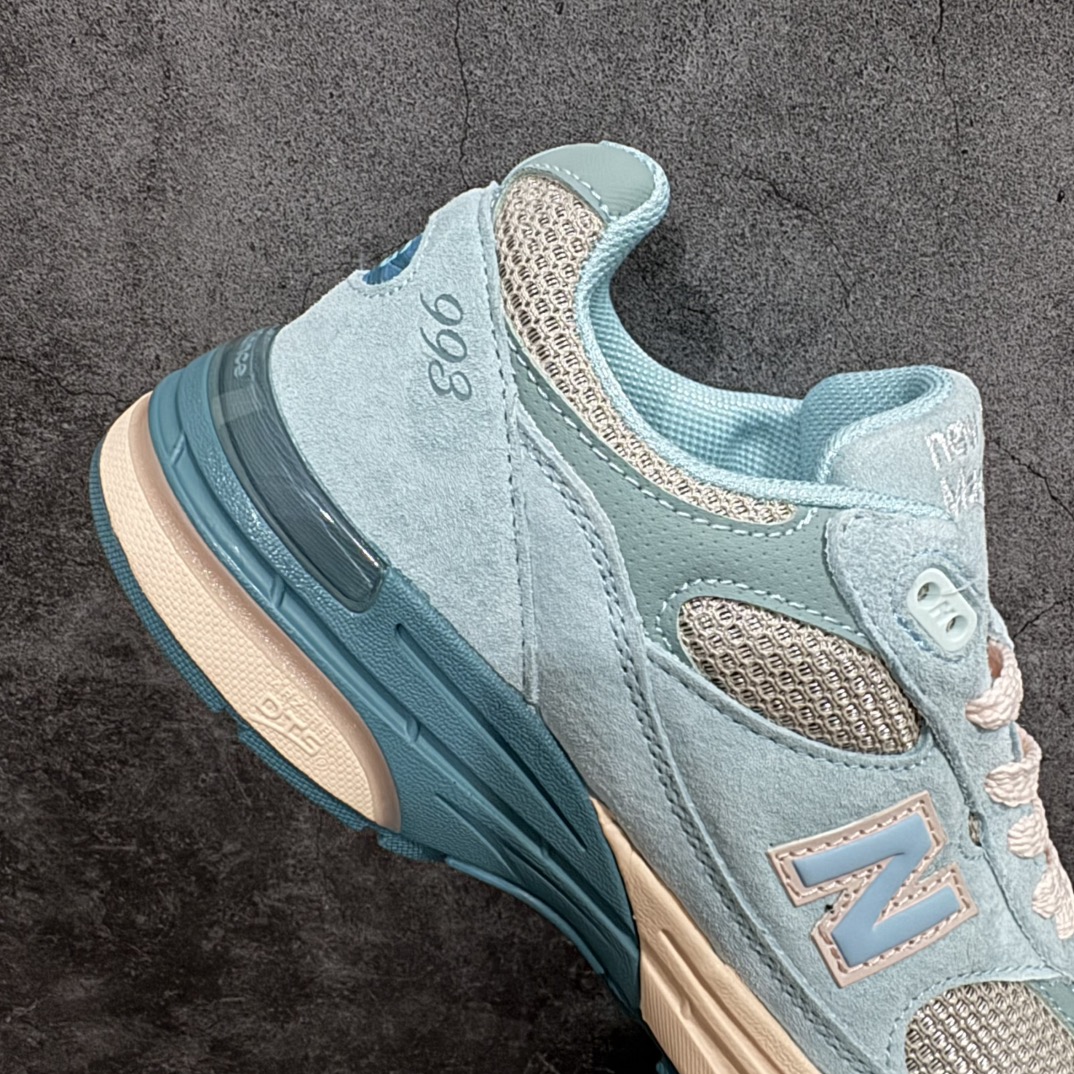 图片[7]-【K版纯原】New Balance MR993JF1 新百伦NB993总统复古慢跑鞋n正确3M反光细节 原楦原纸版开发 正确6层组合底模精密开发 后跟透明TPU水晶装饰条稳固 沿用了引以为傲的跑鞋手工技艺 采用猪皮绒面并包裹局部透气网面的鞋身设计 菱网鞋舌上刻有New Balance USA 鞋面依旧身着经典的大热之灰 彰显了其高端的品质身份Size：36 37 37.5 38 38.5 39 40 40.5 41 42 42.5 43 44 45.5 编码：HXS270300-莆田鞋批发中心