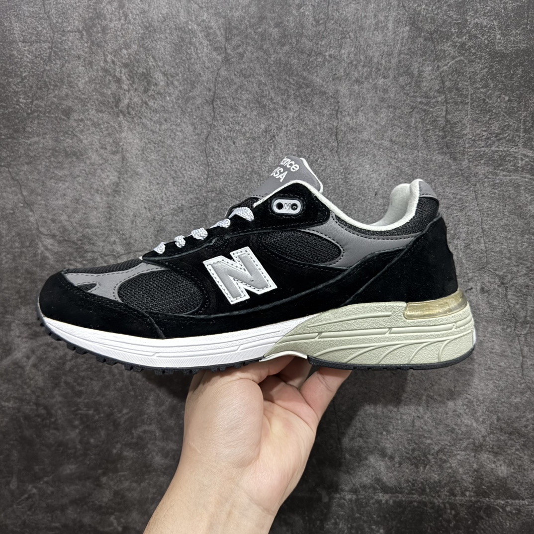 图片[2]-【K版纯原】New Balance MR993BK 新百伦NB993总统复古慢跑鞋n正确3M反光细节 原楦原纸版开发 正确6层组合底模精密开发 后跟透明TPU水晶装饰条稳固 沿用了引以为傲的跑鞋手工技艺 采用猪皮绒面并包裹局部透气网面的鞋身设计 菱网鞋舌上刻有New Balance USA 鞋面依旧身着经典的大热之灰 彰显了其高端的品质身份Size：36 37 37.5 38 38.5 39 40 40.5 41 42 42.5 43 44 45.5 编码：HXS270300-莆田鞋批发中心