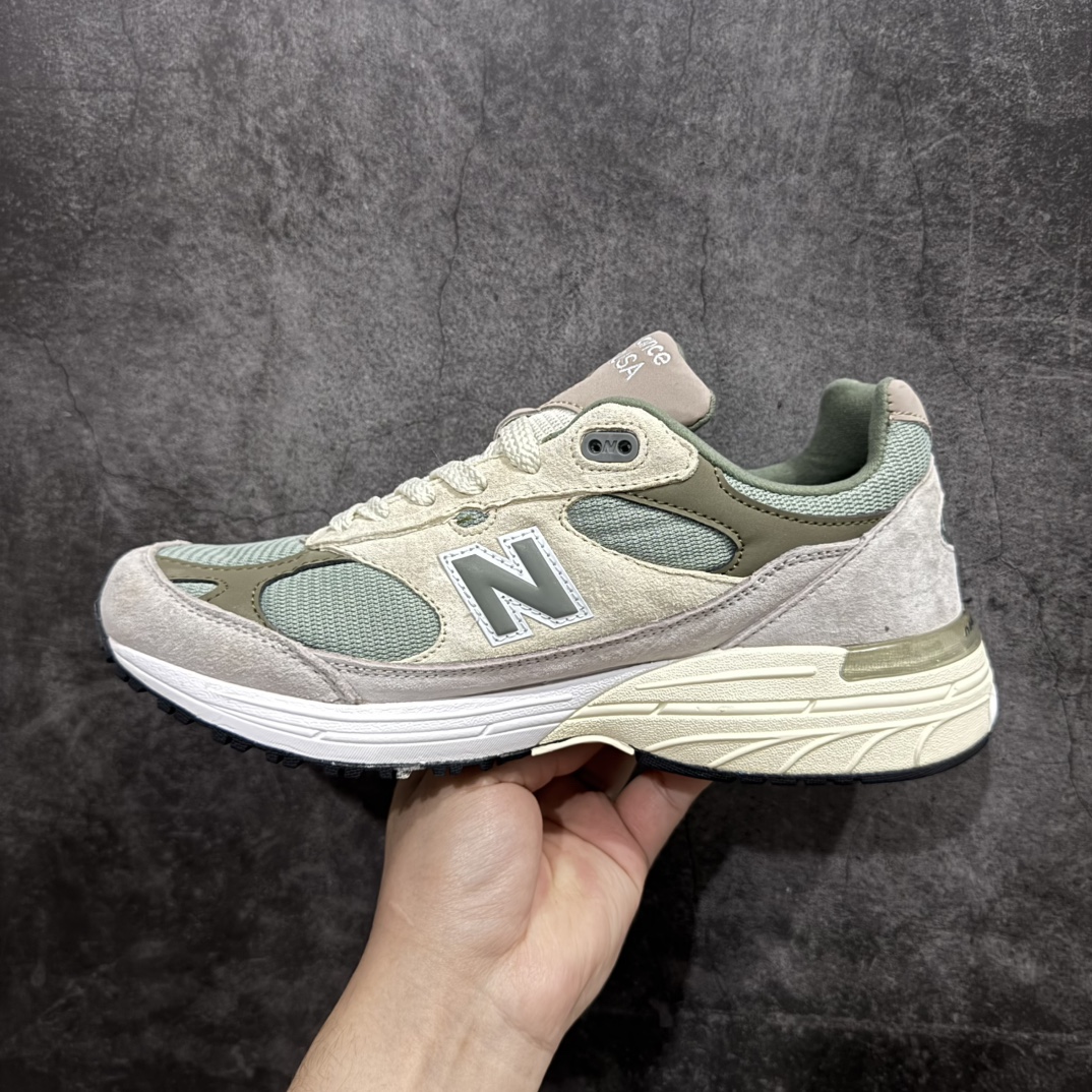 图片[2]-【K版纯原】New Balance MR993KT1 新百伦NB993总统复古慢跑鞋n正确3M反光细节 原楦原纸版开发 正确6层组合底模精密开发 后跟透明TPU水晶装饰条稳固 沿用了引以为傲的跑鞋手工技艺 采用猪皮绒面并包裹局部透气网面的鞋身设计 菱网鞋舌上刻有New Balance USA 鞋面依旧身着经典的大热之灰 彰显了其高端的品质身份Size：36 37 37.5 38 38.5 39 40 40.5 41 42 42.5 43 44 45.5 编码：HXS270300-莆田鞋批发中心