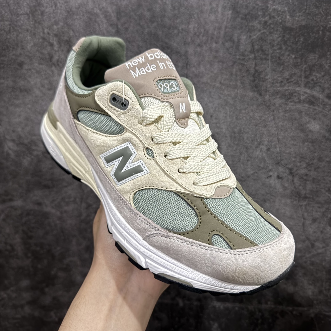 图片[3]-【K版纯原】New Balance MR993KT1 新百伦NB993总统复古慢跑鞋n正确3M反光细节 原楦原纸版开发 正确6层组合底模精密开发 后跟透明TPU水晶装饰条稳固 沿用了引以为傲的跑鞋手工技艺 采用猪皮绒面并包裹局部透气网面的鞋身设计 菱网鞋舌上刻有New Balance USA 鞋面依旧身着经典的大热之灰 彰显了其高端的品质身份Size：36 37 37.5 38 38.5 39 40 40.5 41 42 42.5 43 44 45.5 编码：HXS270300-莆田鞋批发中心