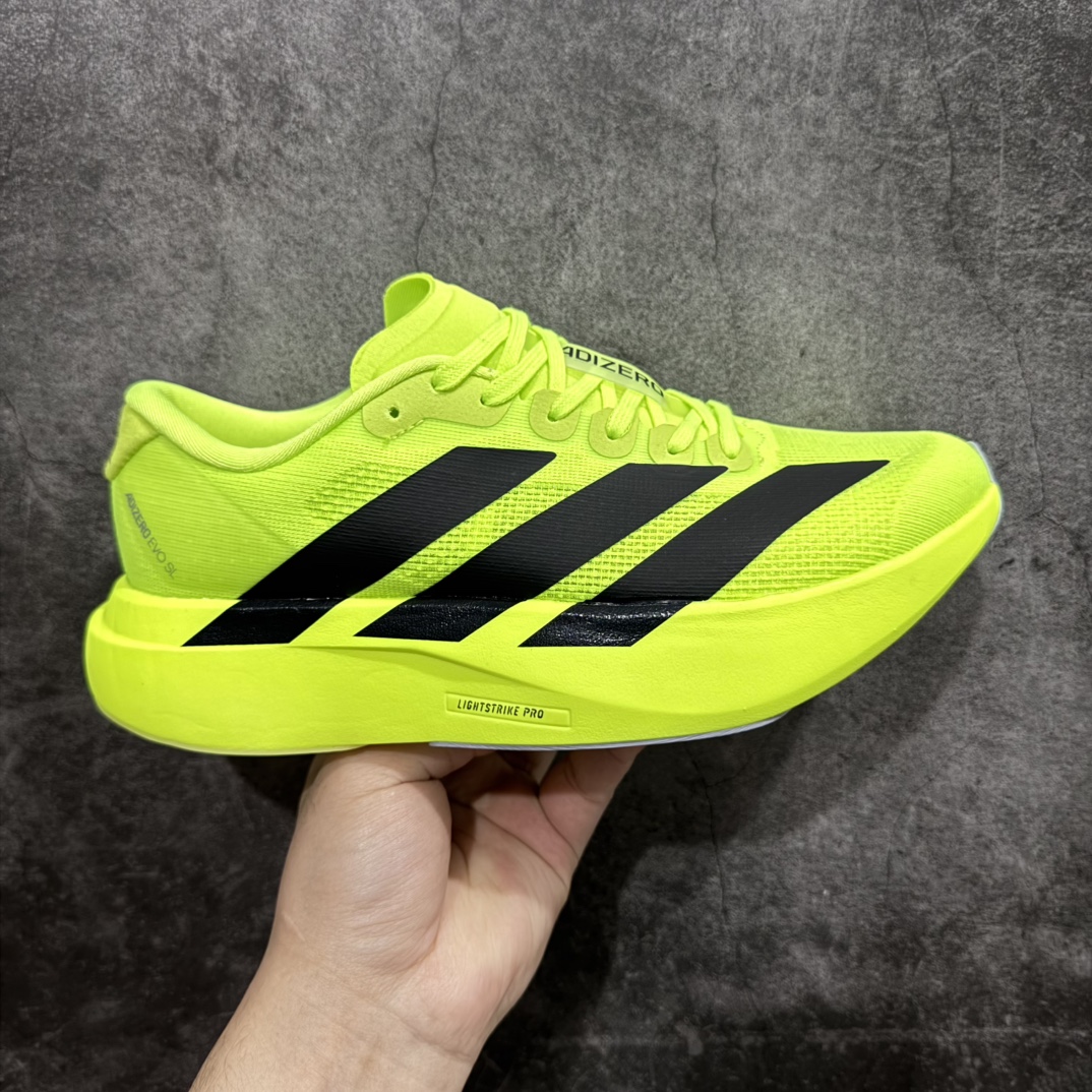 【公司级】AD Adizero Evo SL M 轻盈跑鞋n耐磨减震专业跑步鞋冲向目标，一路向前，不断挑战和突破自我n无论是平时训练还是马拉松，让这款adidas跑步鞋伴你畅快开跑n兼具舒适性和结构感，搭载Lightstrike科技，为步伐注入活力 货号JR3416 尺码：36 36.5 37.5 38 38.5 39 40 40.5 41 42 42.5 43 44 44.5 45 编码：FS240260-莆田鞋批发中心