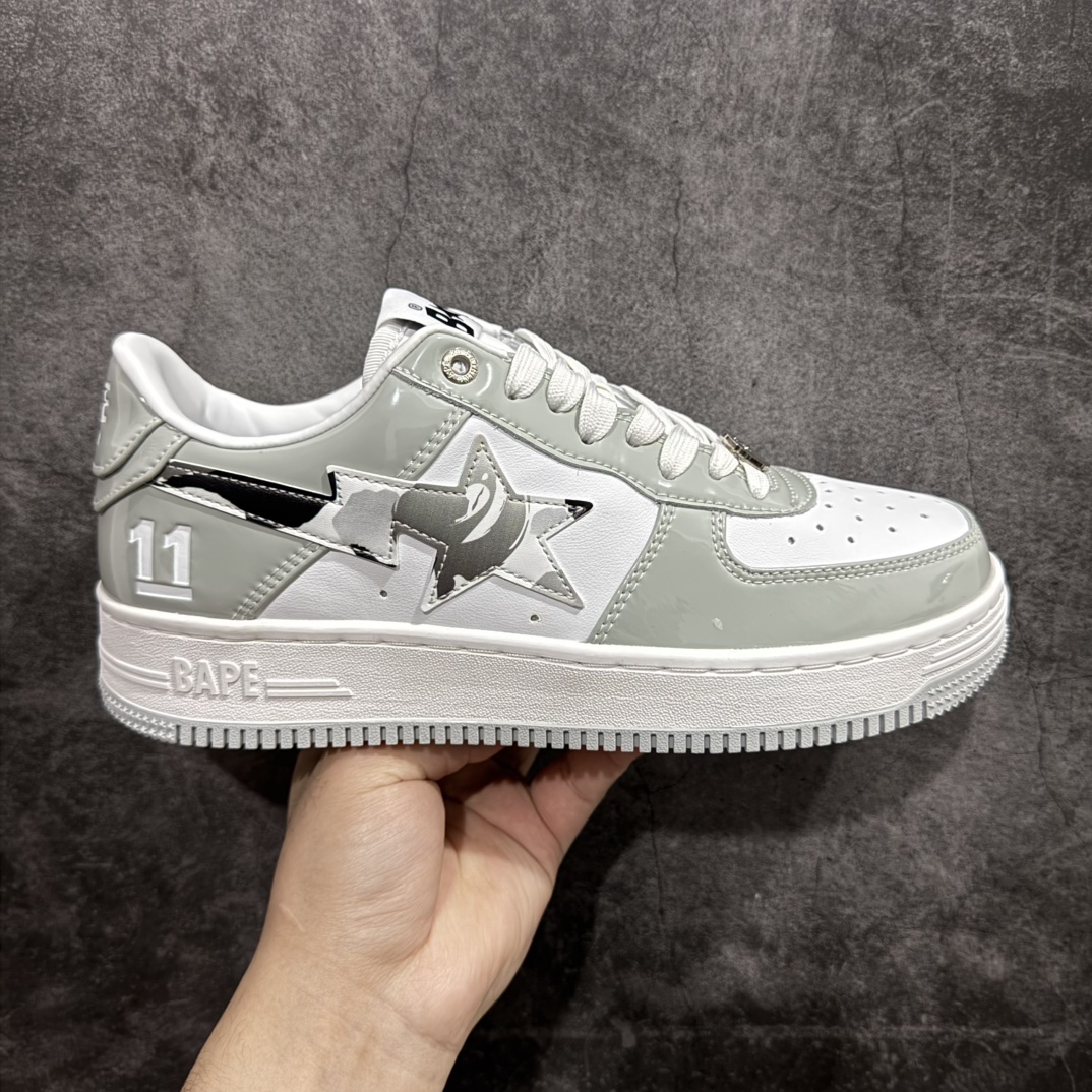 【纯原Y版】A BATHING APE STA  经典潮流 时尚板鞋 男女同款BAPE STA 是 Bape 旗下的一款运动鞋系列。BAPE STA 于 2002 年推出，该鞋款融合了 Bape 的品牌元素和风格，具有较高的辨识度。有各种丰富的颜色选择，满足不同消费者的喜好。Bape 作为著名的潮流品牌，BAPE STA 也带有浓厚的潮流感，受到许多潮流人士和明星的喜爱。对街头潮流文化产生了一定的影响。它不仅是一款运动鞋，更是潮流文化的一种象征。 尺码:36 36.5 37.5 38 38.5 40 40.5 41 42 42.5 43 44 44.5 45 46 编码：DF260280-莆田鞋批发中心