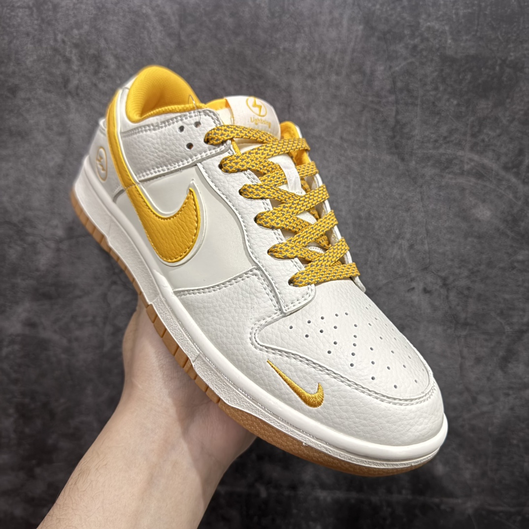 图片[3]-【定制版】Nike Dunk Low x Fragment 米白黄满天星n此款设计灵感来源于轻定制，用符合美学逻辑的色彩作为设计的基石，整体简约而不简单，樱桃作为整体设计的点睛之笔也拉高了抢眼度，氛围感满满，日常舒适且百搭。 货号：XD1688-014 Size：36 36.5 37.5 38 38.5 39 40 40.5 41 42 42.5 43 44 44.5 45 编码：CC180190-莆田鞋批发中心