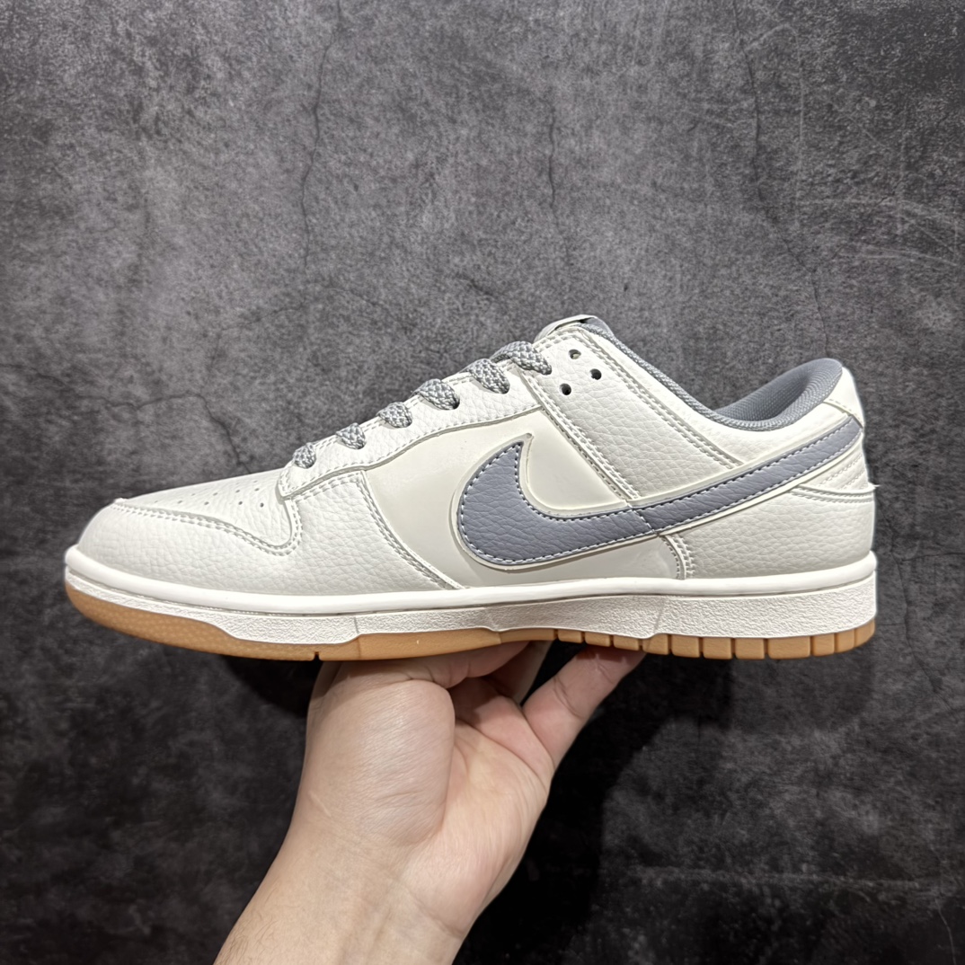 图片[2]-【定制版】Nike Dunk Low x Fragment 米白灰满天星n此款设计灵感来源于轻定制，用符合美学逻辑的色彩作为设计的基石，整体简约而不简单，樱桃作为整体设计的点睛之笔也拉高了抢眼度，氛围感满满，日常舒适且百搭。 货号：XD1688-013 Size：36 36.5 37.5 38 38.5 39 40 40.5 41 42 42.5 43 44 44.5 45 编码：CC180190-莆田鞋批发中心