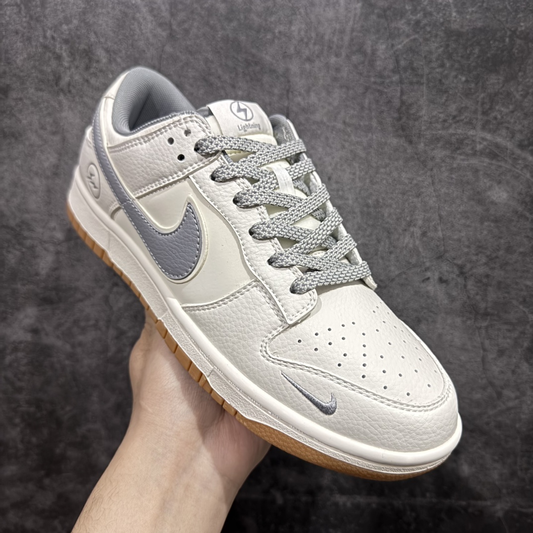 图片[3]-【定制版】Nike Dunk Low x Fragment 米白灰满天星n此款设计灵感来源于轻定制，用符合美学逻辑的色彩作为设计的基石，整体简约而不简单，樱桃作为整体设计的点睛之笔也拉高了抢眼度，氛围感满满，日常舒适且百搭。 货号：XD1688-013 Size：36 36.5 37.5 38 38.5 39 40 40.5 41 42 42.5 43 44 44.5 45 编码：CC180190-莆田鞋批发中心