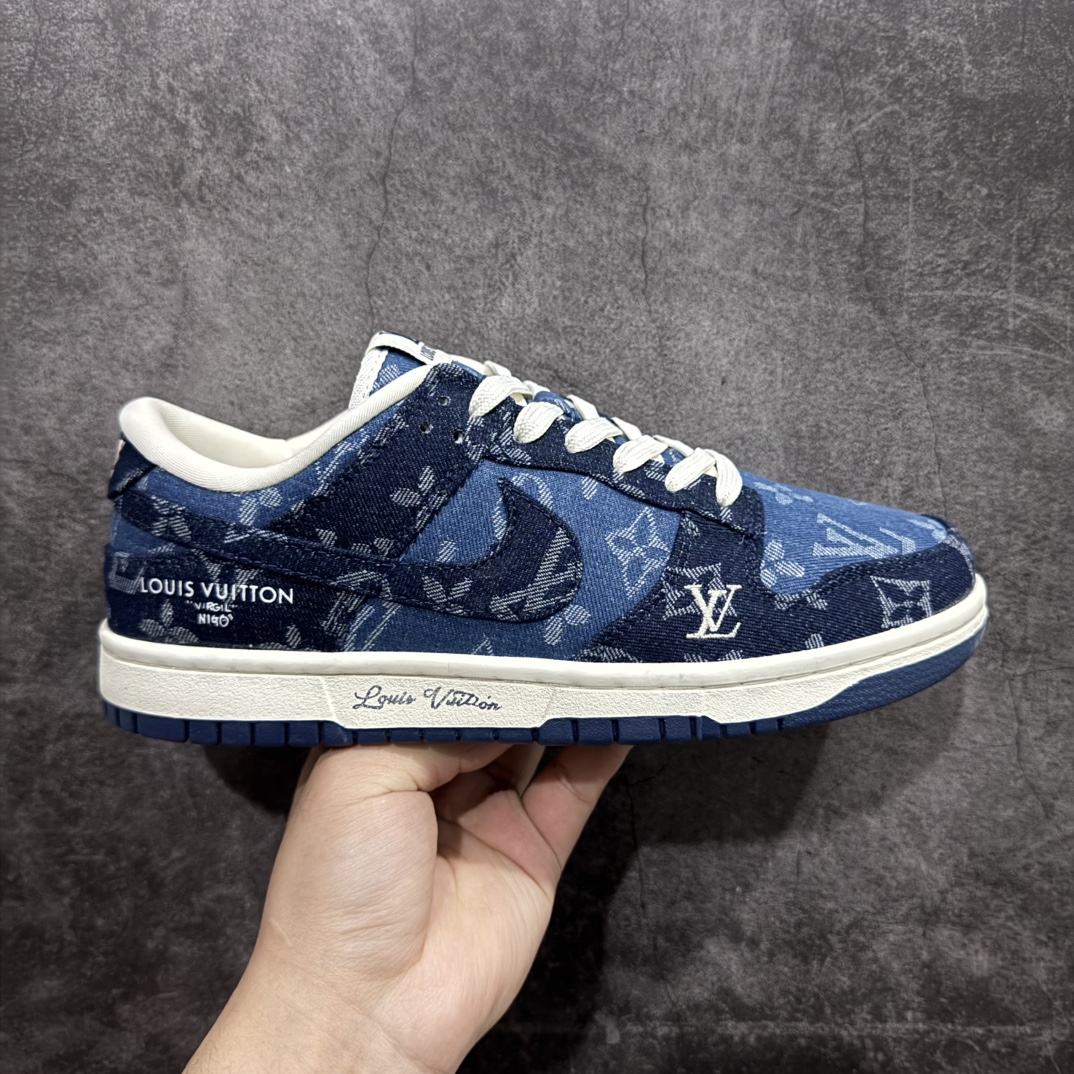 【定制版】Nike SB Dunk Low LV联名n纯原大厂出品 极力推荐原装头层材料 独家版型蒸餾加工n帶來的是更好的视觉和脚感体验n大厂纯原品质出货 清洁度电绣工艺 皮料切割干净无任何毛边 细节完美 官方货号: CH8311 2721124 尺码：36 36.5 37.5 38 38.5 39 40 40.5 41 42 42.5 43 44 44.5 45 编码：QF280300-莆田鞋批发中心