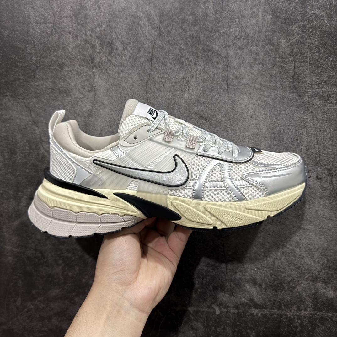 【VT纯原福利】Nike Wmns V2K Runtekk复古老爹跑鞋n天猫各大平台充正版本n全鞋正品原材料原版开发n正确4层组合底模 原厂网眼 高弹MD市场顶级版本 随意对比pk品质  现福利特价n支持无条件售后 非市售太空盲盒版本 欢迎对比🆚PK  尺码：35.5-45 编码：GQ190200-莆田鞋批发中心