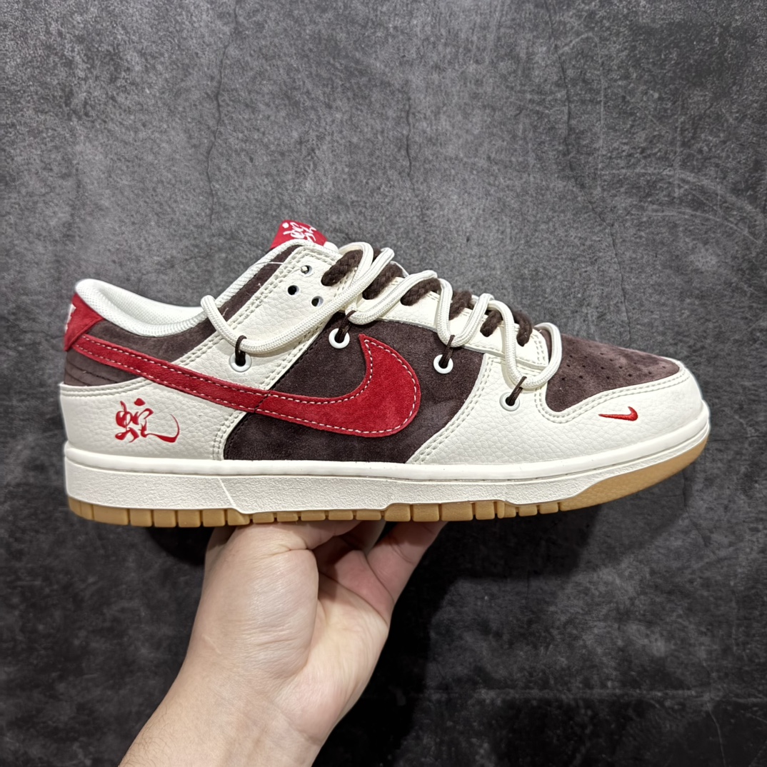 【定制版】Nk SB Dunk Low 蛇年系列-绑带红勾 周年高端定制 低帮休闲板鞋n定制鞋盒 大厂纯原品质出货 超高清洁度 皮料切割干净无任何毛边 细节完美货号：YX5066-266 尺码：36 36.5 37.5 38 38.5 39 40 40.5 41 42 42.5 43 44 44.5 45  编码：HXS340360-莆田鞋批发中心