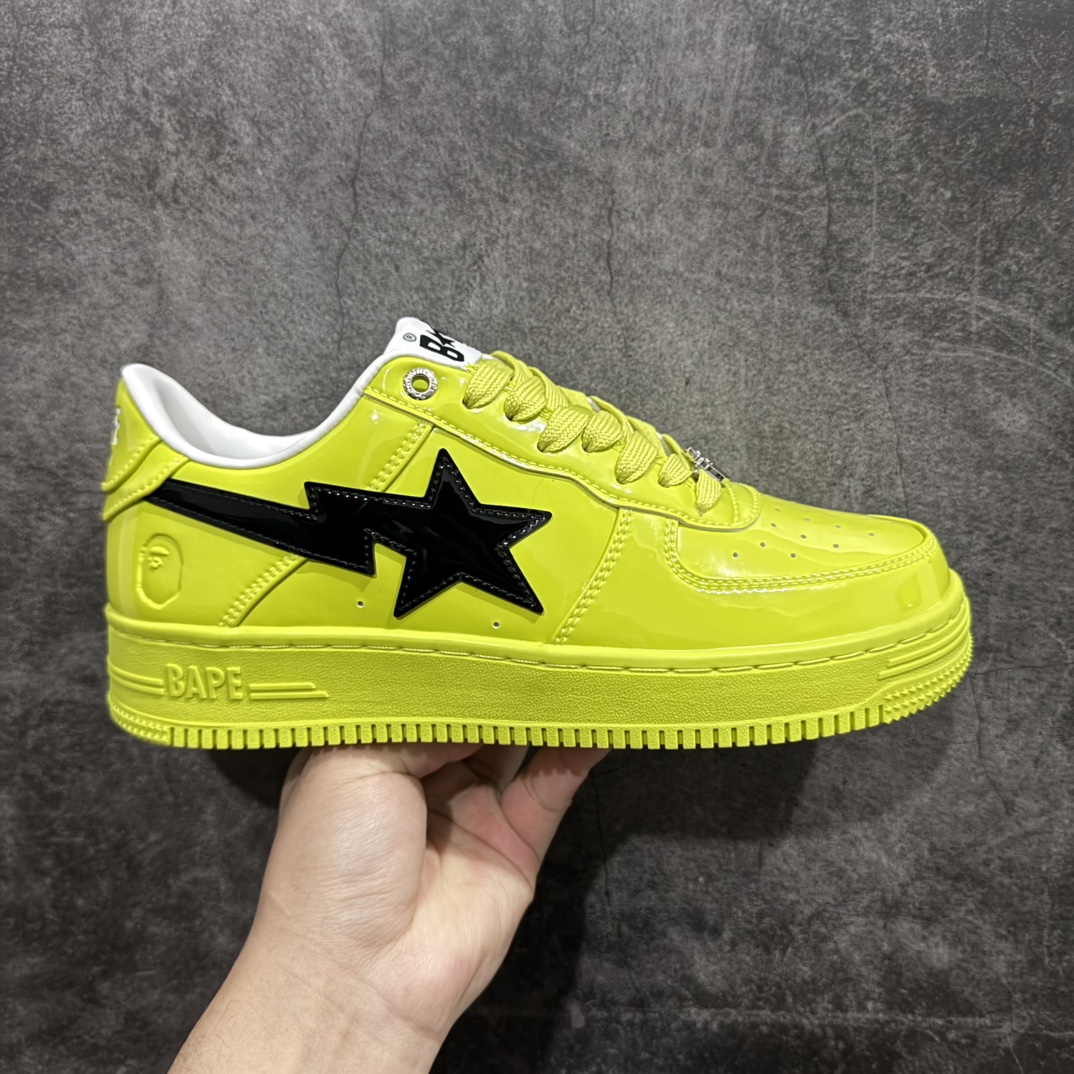 【纯原Y版】A BATHING APE STA  经典潮流 时尚板鞋 男女同款BAPE STA 是 Bape 旗下的一款运动鞋系列。BAPE STA 于 2002 年推出，该鞋款融合了 Bape 的品牌元素和风格，具有较高的辨识度。有各种丰富的颜色选择，满足不同消费者的喜好。Bape 作为著名的潮流品牌，BAPE STA 也带有浓厚的潮流感，受到许多潮流人士和明星的喜爱。对街头潮流文化产生了一定的影响。它不仅是一款运动鞋，更是潮流文化的一种象征。 尺码:36 36.5 37.5 38 38.5 40 40.5 41 42 42.5 43 44 44.5 45 46 编码：DF260280-莆田鞋批发中心