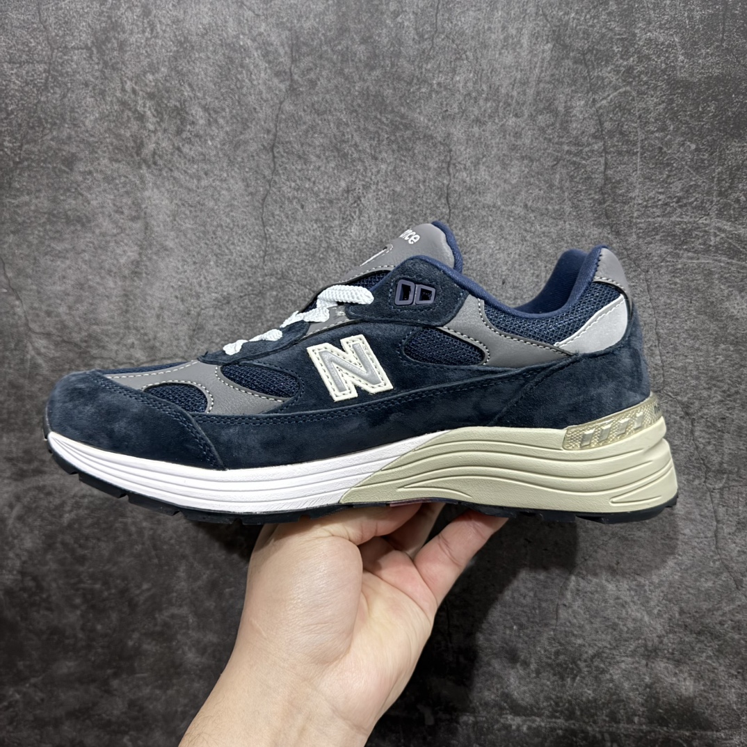 图片[2]-【K版纯原】New Balance 新百伦NB992总统复古慢跑鞋 M992GGnn全新升级 材料清洁度提升一个档次完美版型 区别是市场通货💪🏻n整双鞋在构色上使用多种不同饱和度的色彩拼接设计 再搭配上白色中底 丰富全鞋色彩层次材质方面 设计师在不同色彩区域 同样采用拼接方式将翻毛皮、麂皮、网眼等面料相结合 营造出高规格的质感的同时 也带来多层次视觉体验 细节方面 首先映入眼帘的便是鞋舌上醒目的 New Balance 992 标识 彰显鞋型款式 其次 在双脚外侧还再度出现 N 字 Logo 以及 992 型号 对其品牌身份以及型号加以强调  尺码：36 37 37.5 38 38.5 39 40 40.5 41.5 42 42.5 43 44 44.5 45 编码：HXS270300-莆田鞋批发中心