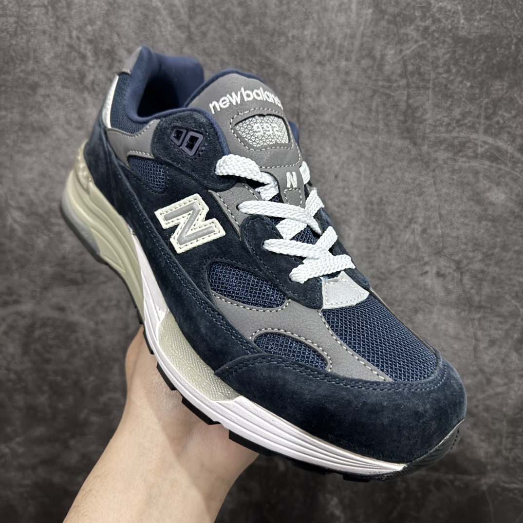 图片[3]-【K版纯原】New Balance 新百伦NB992总统复古慢跑鞋 M992GGnn全新升级 材料清洁度提升一个档次完美版型 区别是市场通货💪🏻n整双鞋在构色上使用多种不同饱和度的色彩拼接设计 再搭配上白色中底 丰富全鞋色彩层次材质方面 设计师在不同色彩区域 同样采用拼接方式将翻毛皮、麂皮、网眼等面料相结合 营造出高规格的质感的同时 也带来多层次视觉体验 细节方面 首先映入眼帘的便是鞋舌上醒目的 New Balance 992 标识 彰显鞋型款式 其次 在双脚外侧还再度出现 N 字 Logo 以及 992 型号 对其品牌身份以及型号加以强调  尺码：36 37 37.5 38 38.5 39 40 40.5 41.5 42 42.5 43 44 44.5 45 编码：HXS270300-莆田鞋批发中心