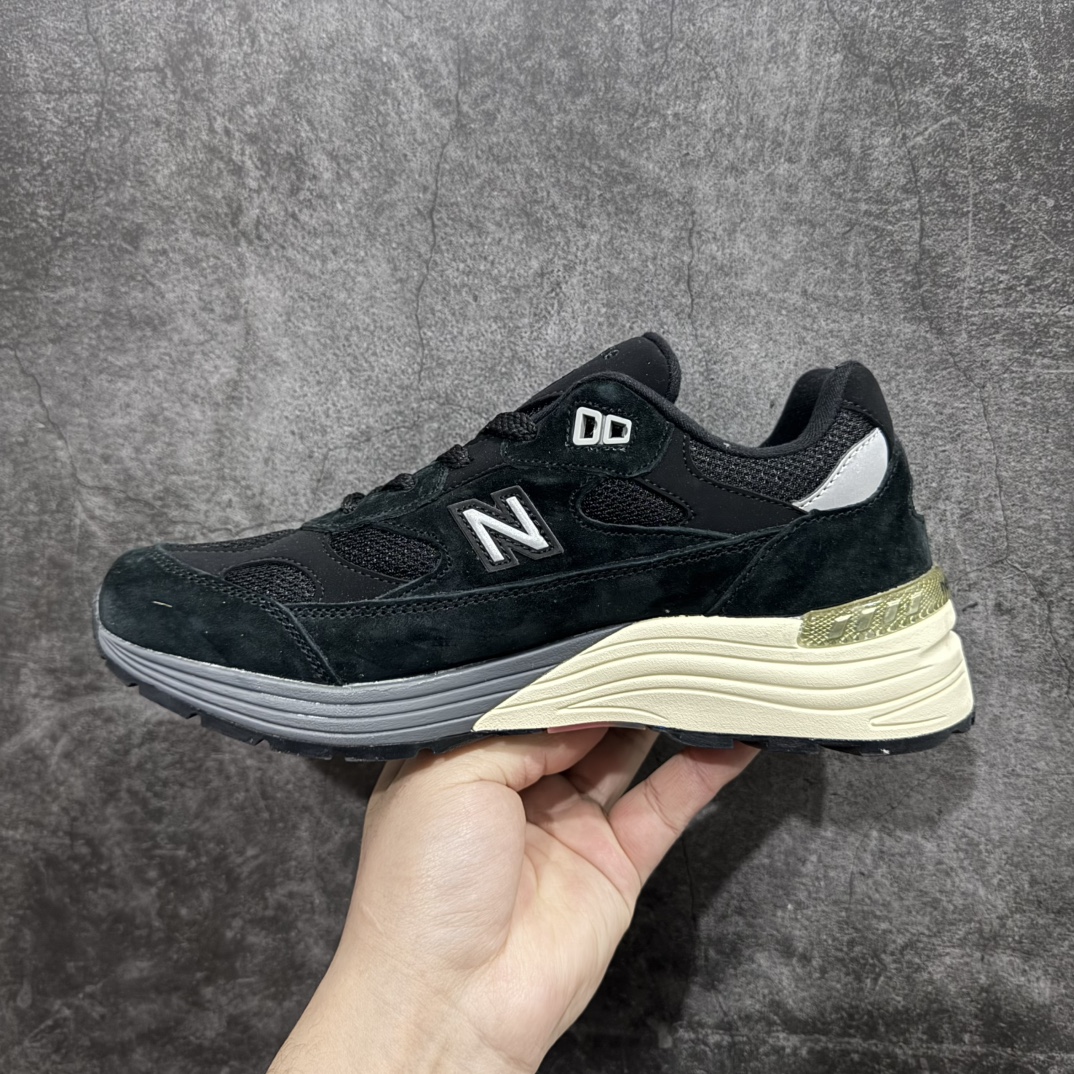 图片[2]-【K版纯原】New Balance 新百伦NB992总统复古慢跑鞋 W992BLnn全新升级 材料清洁度提升一个档次完美版型 区别是市场通货💪🏻n整双鞋在构色上使用多种不同饱和度的色彩拼接设计 再搭配上白色中底 丰富全鞋色彩层次材质方面 设计师在不同色彩区域 同样采用拼接方式将翻毛皮、麂皮、网眼等面料相结合 营造出高规格的质感的同时 也带来多层次视觉体验 细节方面 首先映入眼帘的便是鞋舌上醒目的 New Balance 992 标识 彰显鞋型款式 其次 在双脚外侧还再度出现 N 字 Logo 以及 992 型号 对其品牌身份以及型号加以强调  尺码：36 37 37.5 38 38.5 39 40 40.5 41.5 42 42.5 43 44 44.5 45 编码：HXS270300-莆田鞋批发中心