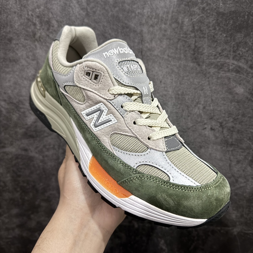 图片[3]-【K版纯原】New Balance 新百伦NB992总统复古慢跑鞋 M992WTnn全新升级 材料清洁度提升一个档次完美版型 区别是市场通货💪🏻n整双鞋在构色上使用多种不同饱和度的色彩拼接设计 再搭配上白色中底 丰富全鞋色彩层次材质方面 设计师在不同色彩区域 同样采用拼接方式将翻毛皮、麂皮、网眼等面料相结合 营造出高规格的质感的同时 也带来多层次视觉体验 细节方面 首先映入眼帘的便是鞋舌上醒目的 New Balance 992 标识 彰显鞋型款式 其次 在双脚外侧还再度出现 N 字 Logo 以及 992 型号 对其品牌身份以及型号加以强调  尺码：36 37 37.5 38 38.5 39 40 40.5 41.5 42 42.5 43 44 44.5 45 编码：HXS270300-莆田鞋批发中心