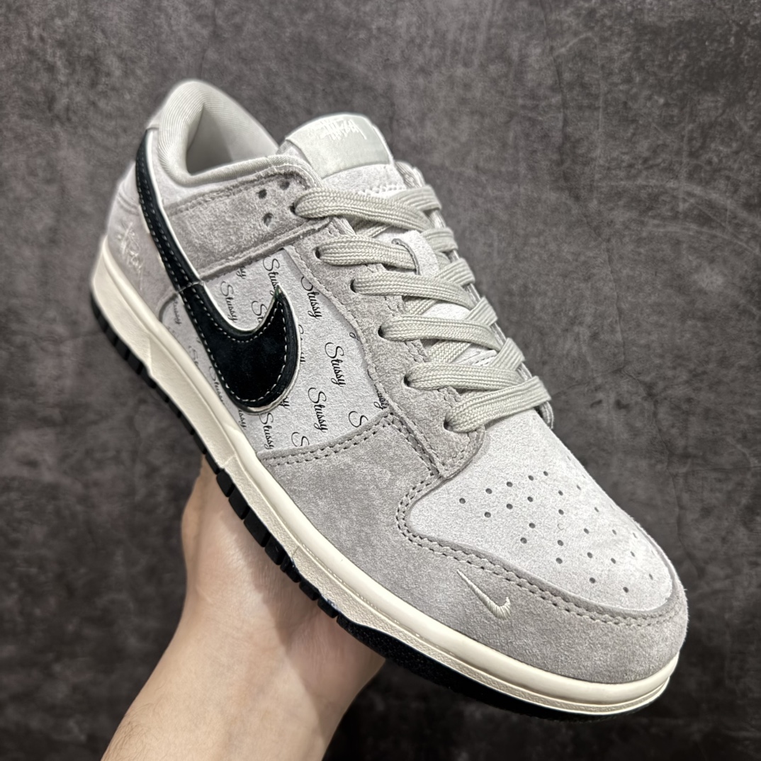 图片[3]-【定制版】 Nike SB Dunk Low x Stussy 灰黑n纯原大厂出品 极力推荐n原装头层材料 独家版型蒸餾加工n帶來的是更好的视觉和脚感体验n大厂纯原品质出货 清洁度 电绣工艺皮料切割干净无任何毛边 细节完美 官方货号：XX3168 069 尺码：36 36.5 37.5 38 38.5 39 40 40.5 41 42 42.5 43 44 44.5 45  编码：HXS340360-莆田鞋批发中心