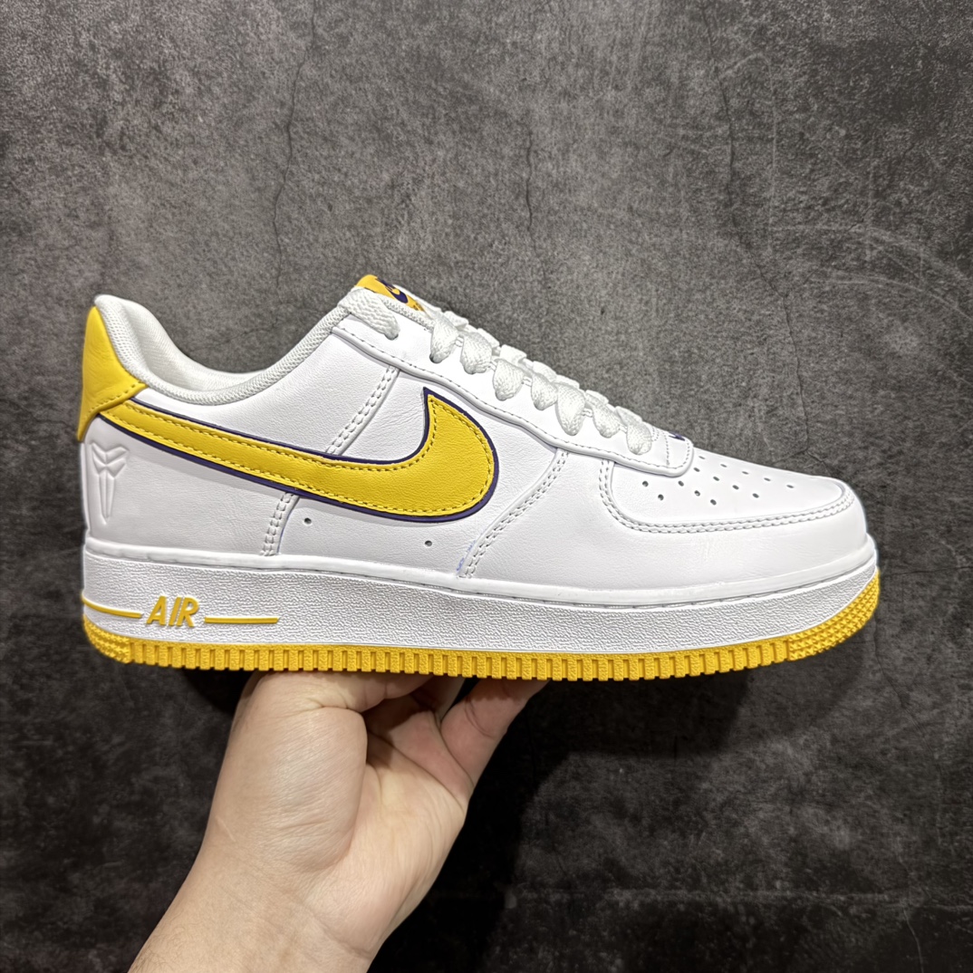 【PK纯原】Nk Air Force 1\’07 Low Kobe 科比 全头层 空军一号低帮休闲板鞋n原厂头层皮 原楦原纸板纯正空军版型 内置全掌气垫 货号：FZ1151-100 尺码：36 36.5 37.5 38 38.5 39 40 40.5 41 42 42.5 43 44 44.5 45 46  编码：X10350370n-莆田鞋批发中心