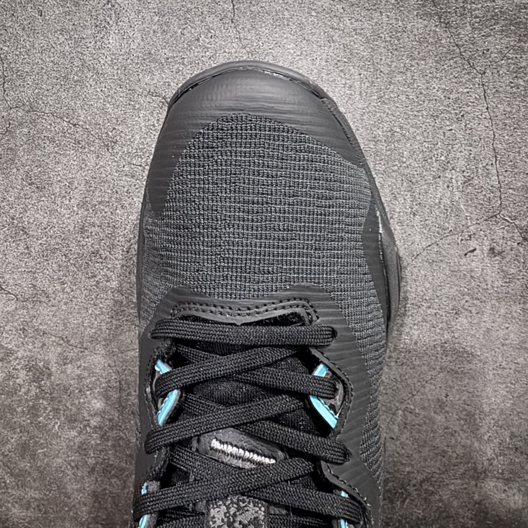 图片[5]-【K版】Asics Nova Surge 3 亚瑟士中帮实战篮球鞋 织物网眼鞋面 下层密布透气孔 热熔材料对鞋头进行加固 共计7组鞋带孔 前4对鞋带孔添加TU材质加固 系紧鞋带后更加贴合双脚 减少对于脚背的压迫感 鞋舌处采用皮革材质 内高外低的鞋帮设计 内侧提升支撑性 外侧提升灵活性 后跟跟腱位置和粉色织物位置采用独立泡棉 更加贴合双脚 内侧鞋领处大面积皮革材质 支撑包裹性相当不错 尺码：36-46（半）-选品中心