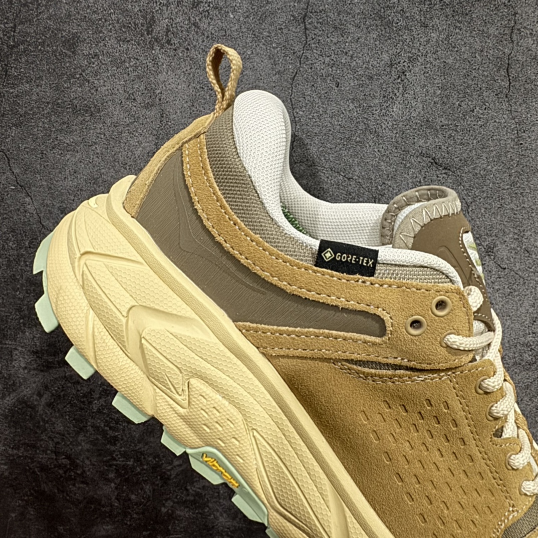 图片[7]-【公司级】Bodega x HOKA ONE ONE Tor Ultra Low Gore-Tex 托亚系列增强版低帮厚底轻量坦克户外登山运动鞋 HOKA ONE ONE 在去年异军突起，成为街头时尚圈中的新宠儿，品牌与时尚品牌 Engineered Garments 合作打造的联名 Tor Ultra Low 鞋款，更是设计与话题兼备的重磅之作，而本月 Hoka One One 又为这双超人气之作释出深蓝色、军绿色与黑色三款普通版配色。设计上依旧采用了具备透气性能的 eVent 物料制做鞋身，更搭配 Vibram 大底保留户外血脉，即使少了 Engineered Garments 的联名加持依旧十分出彩。尺码：40 40.5 41 42 42.5 43 44 45 编码：WE310340-莆田鞋批发中心