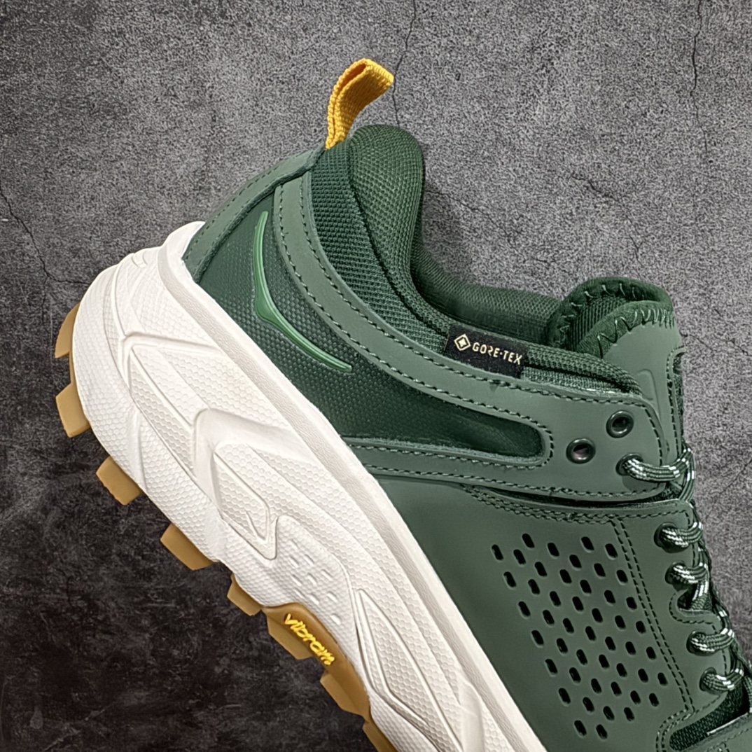 图片[7]-【公司级】Bodega x HOKA ONE ONE Tor Ultra Low Gore-Tex 托亚系列增强版低帮厚底轻量坦克户外登山运动鞋 HOKA ONE ONE 在去年异军突起，成为街头时尚圈中的新宠儿，品牌与时尚品牌 Engineered Garments 合作打造的联名 Tor Ultra Low 鞋款，更是设计与话题兼备的重磅之作，而本月 Hoka One One 又为这双超人气之作释出深蓝色、军绿色与黑色三款普通版配色。设计上依旧采用了具备透气性能的 eVent 物料制做鞋身，更搭配 Vibram 大底保留户外血脉，即使少了 Engineered Garments 的联名加持依旧十分出彩。尺码：40 40.5 41 42 42.5 43 44 45 编码：WE310340-莆田鞋批发中心